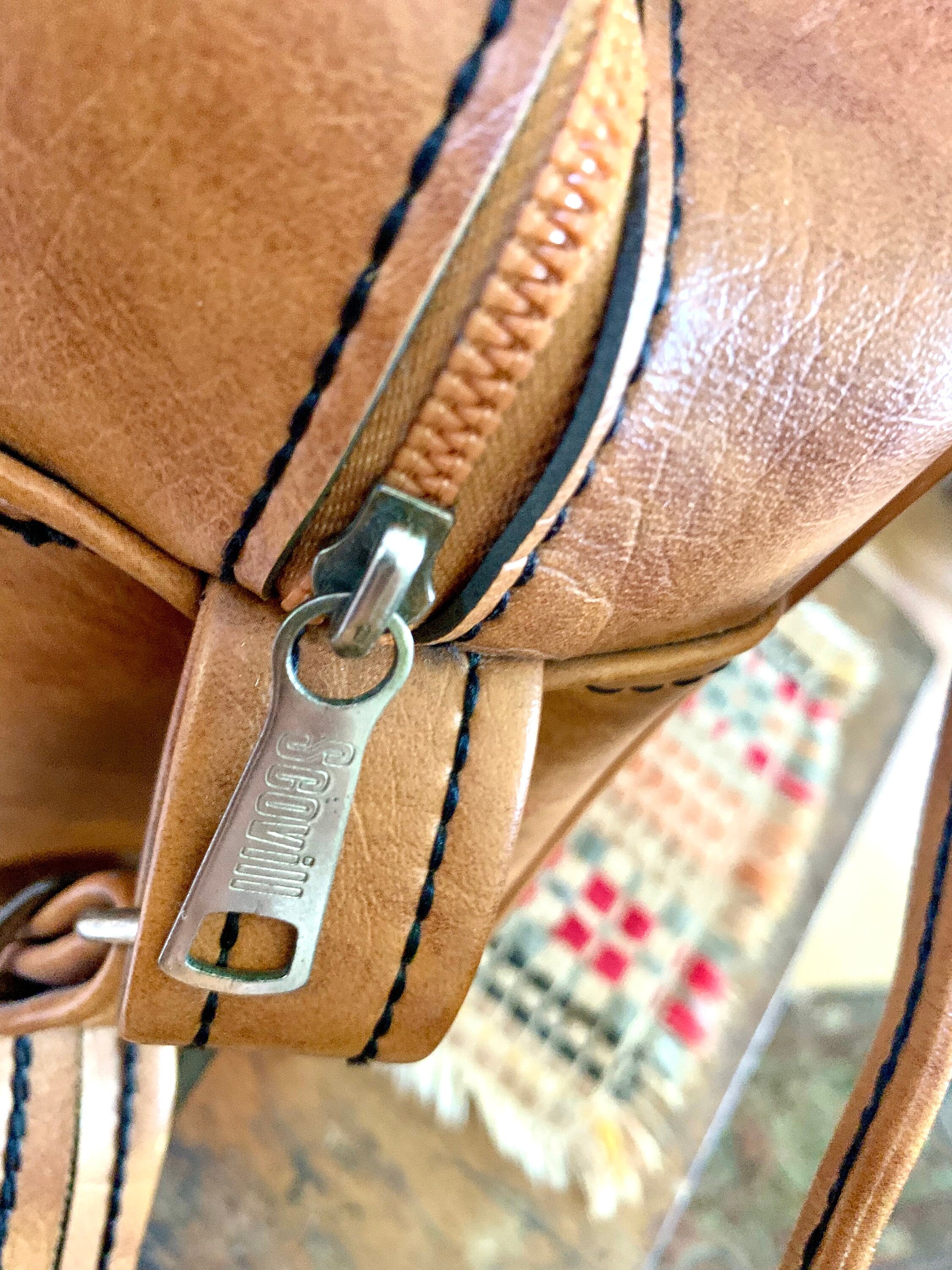 1970s Luggage Overnighter Brown Vinyl Shoulder Bag | Scovill Shoulder Bag | 70s Faux Leather Shoulder Bag | Brown Weekender Crossbody Bag