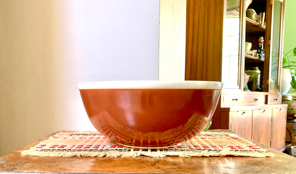 Brown Pyrex Mixing Bowl | Pyrex 404 Brown and White Rim Bowl| 4 Quart Brown Glass Bowl| Large Brown Mid Century Bowl| Vintage Pyrex Cookware