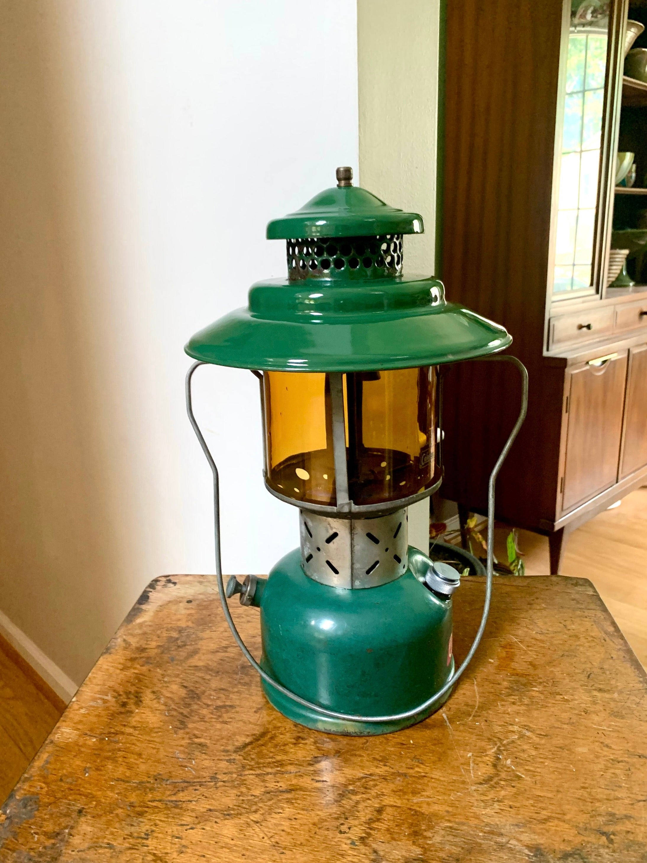 Vtg Coleman Model 228E Lantern| Coleman 1953 Big Hat Lantern | Model 228E Coleman Lantern | Pressure Lantern | Yellow Glass Duel Mantel