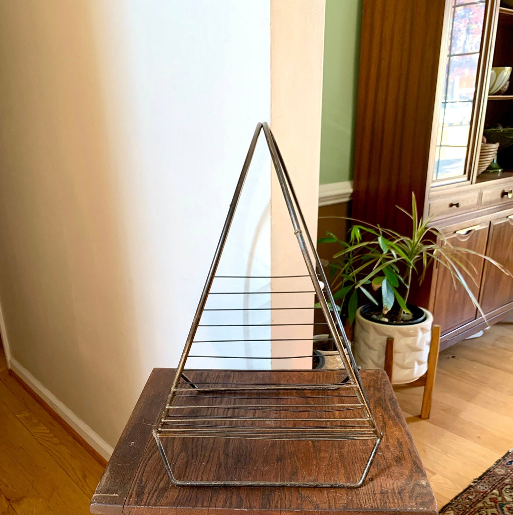 Vtg MCM Wire Magazine Rack | Mid Century Atomic Wire Magazine Rack | Brass Blanket Rack | Wire Towel Rack | Rustic Wire Stand