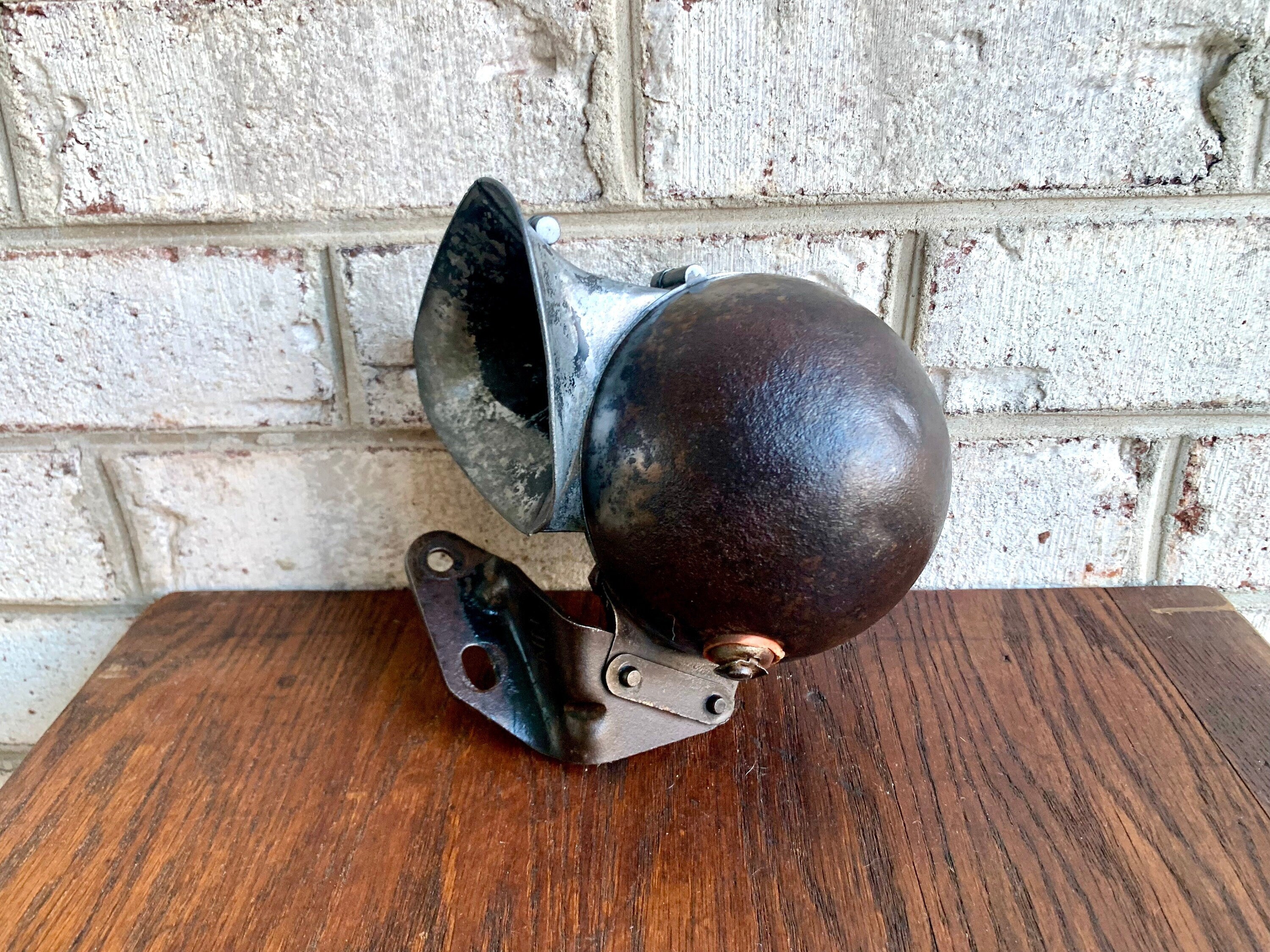 Vtg Delco Remy Model 759  12 Volt Horn | 1955-57 Corvette Low Tone Horn | 50's Delco Remy Low Tone Horn With Bracket | Automobile Horn