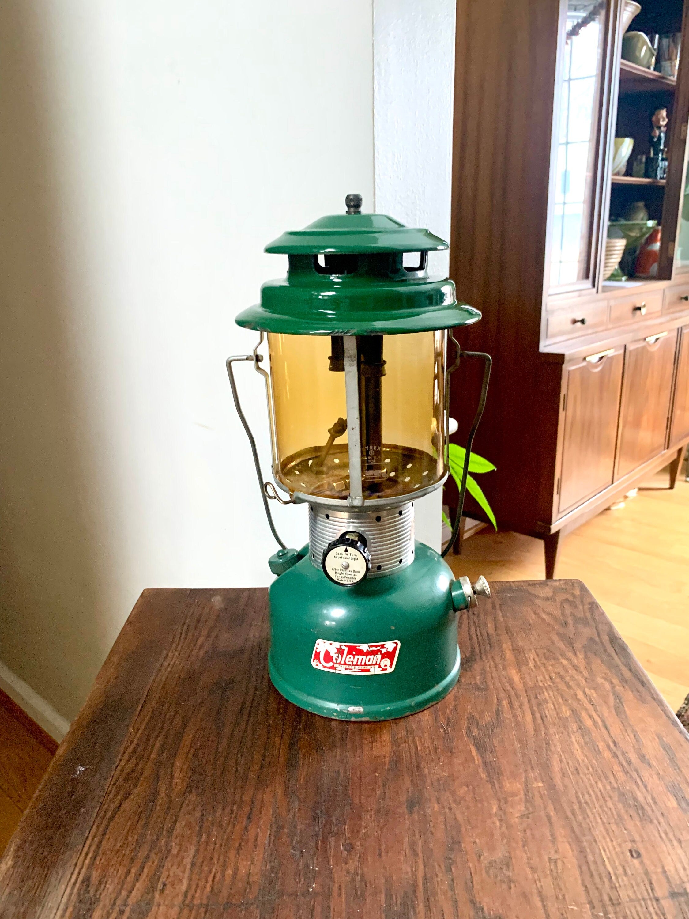 Vintage Coleman Model 220F Lantern | Coleman 1968 Coleman Lantern | Yellow Glass Model 220F Coleman Lantern | Yellow Glass Duel Mantel