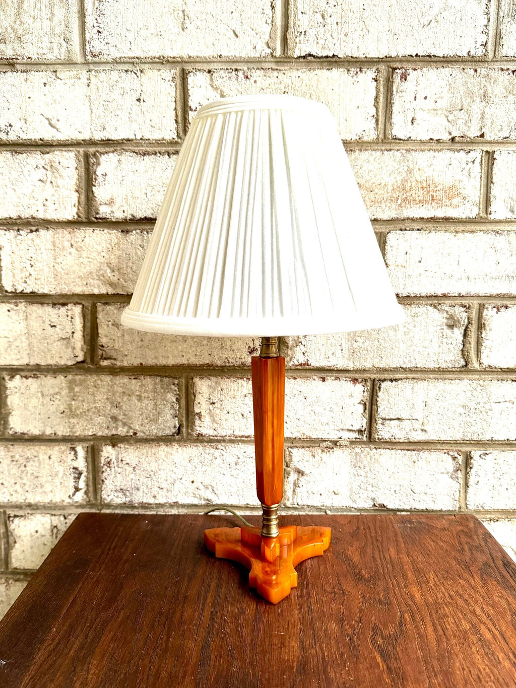Small Bakelite Lamp | Vintage Butterscotch Bakelite Desk Lamp | Small Bakelite Table Lamp | Machine Age Art Deco Catalin/Bakelite Lamp (Shade NI)