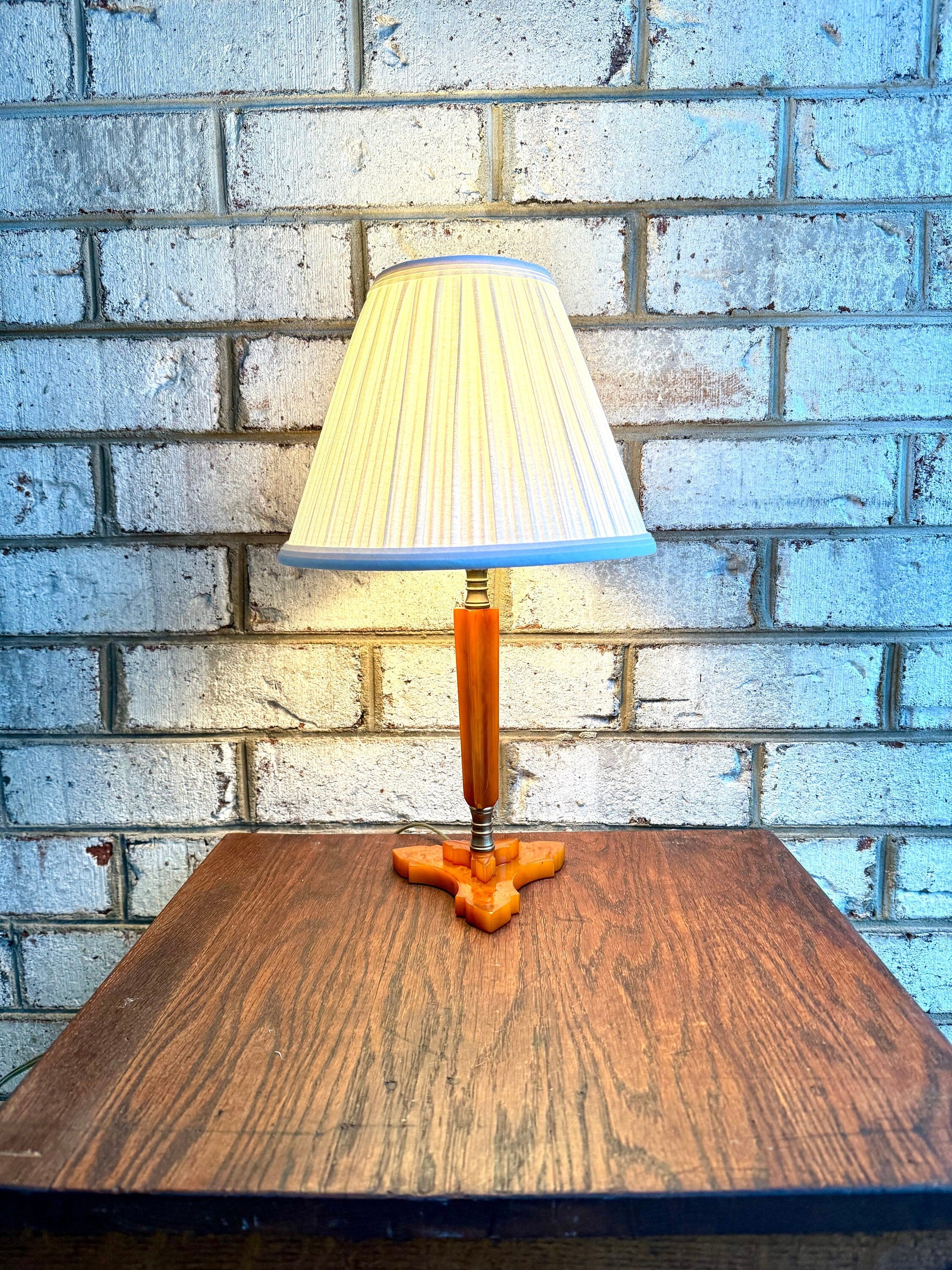 Small Bakelite Lamp | Vintage Butterscotch Bakelite Desk Lamp | Small Bakelite Table Lamp | Machine Age Art Deco Catalin/Bakelite Lamp (Shade NI)