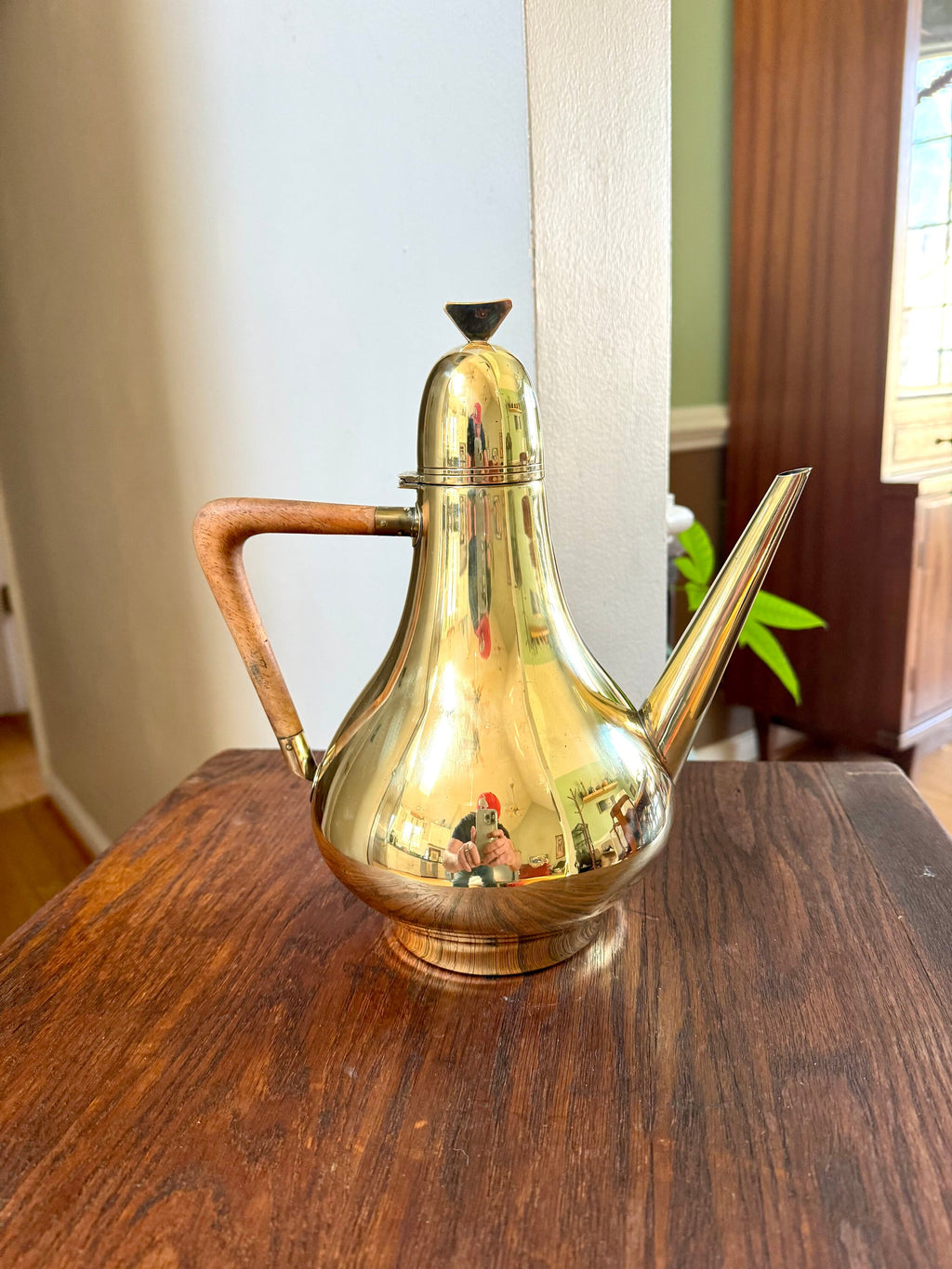 Vtg Italian Brass Tea Pot | Mid Century Modern Brass Teapot with Wood Handle | Made In Italy Brass Tea Kettle