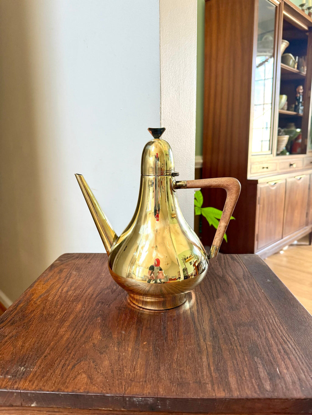 Vtg Italian Brass Tea Pot | Mid Century Modern Brass Teapot with Wood Handle | Made In Italy Brass Tea Kettle