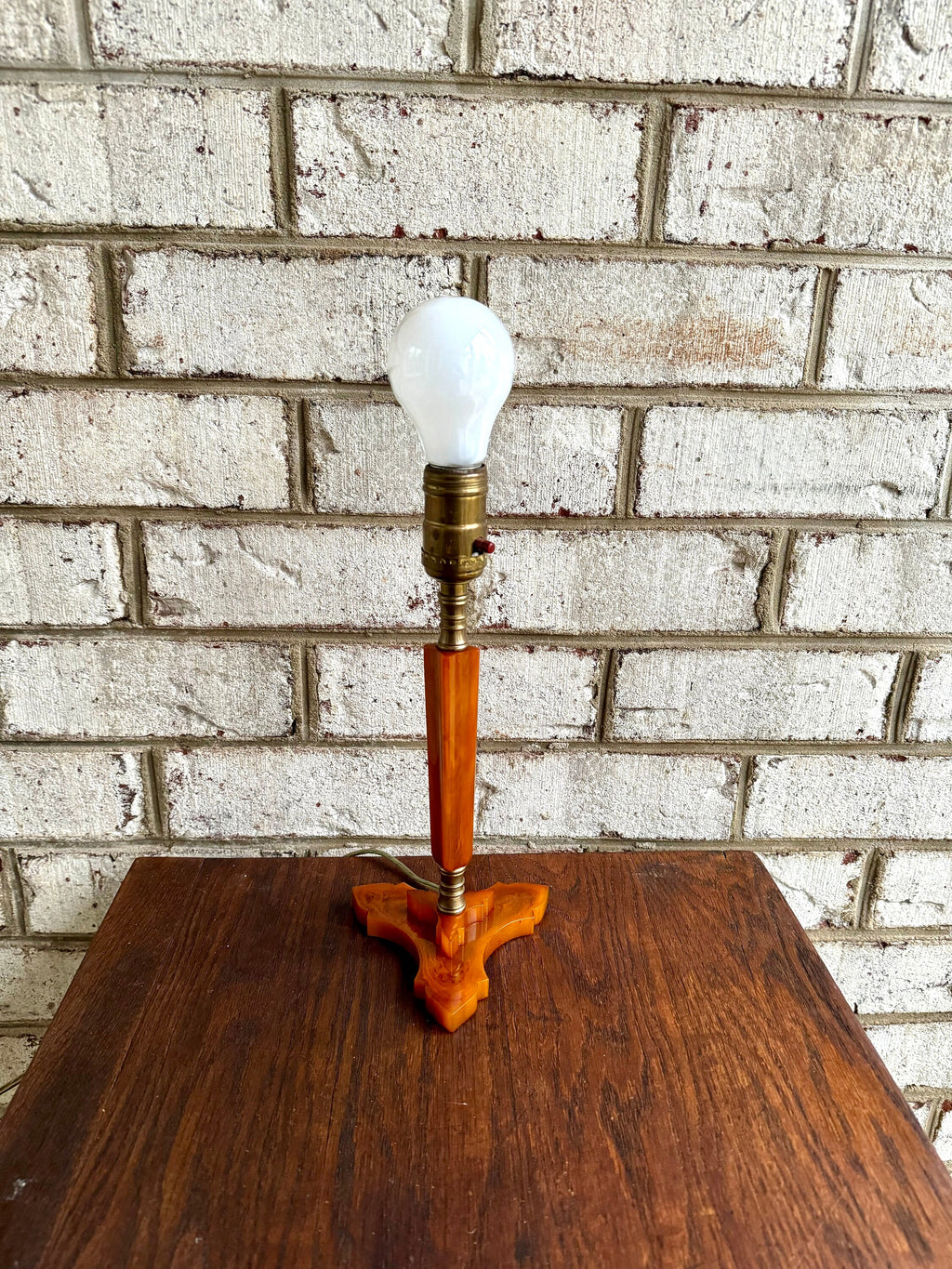 Small Bakelite Lamp | Vintage Butterscotch Bakelite Desk Lamp | Small Bakelite Table Lamp | Machine Age Art Deco Catalin/Bakelite Lamp (Shade NI)