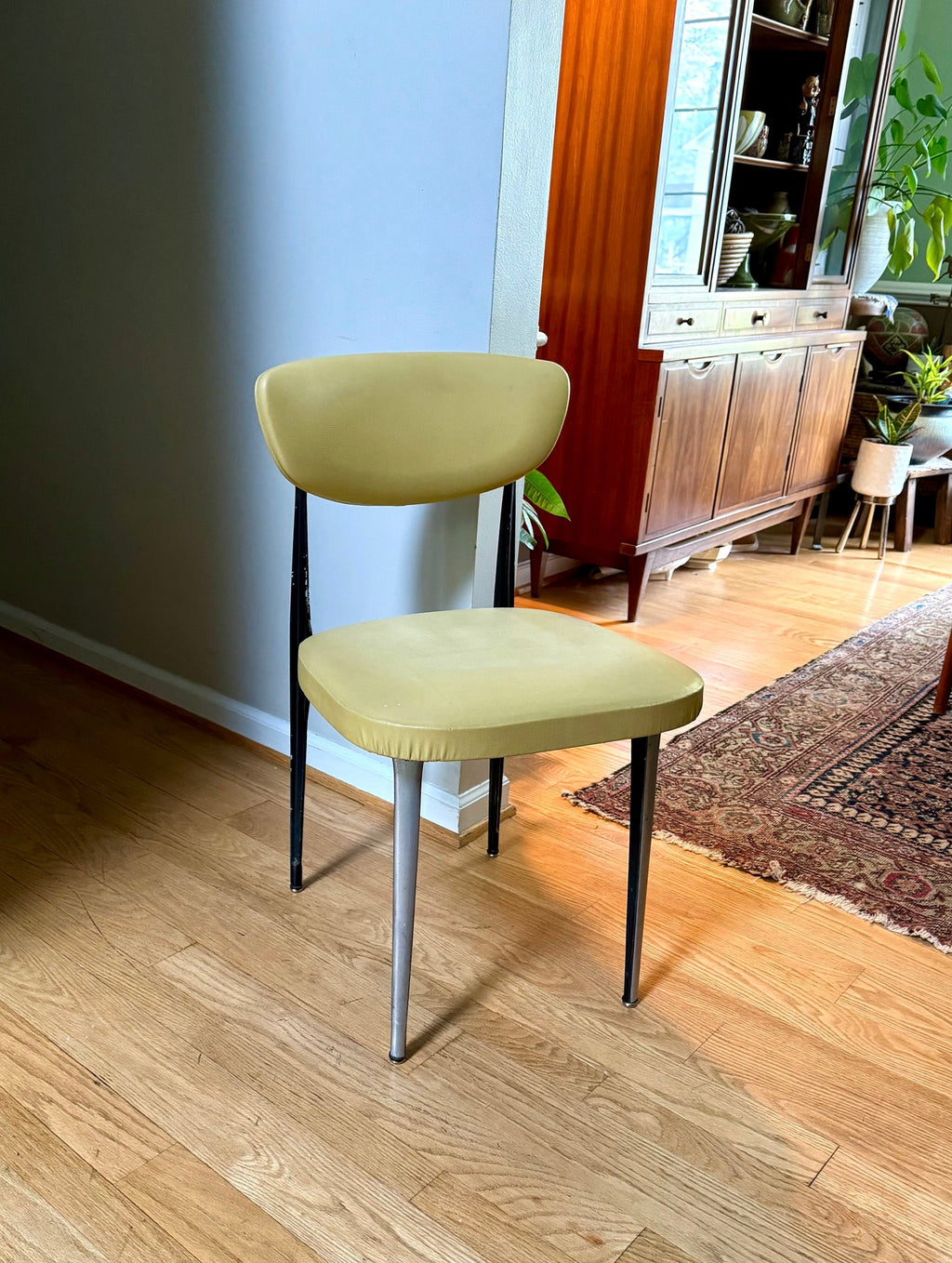 Vtg Aluminum Gazelle Crucible Chair | Shelby Williams Yellow Metal Crucible Chair | MCM Crucible Chair | Crucible Products Corp Chair