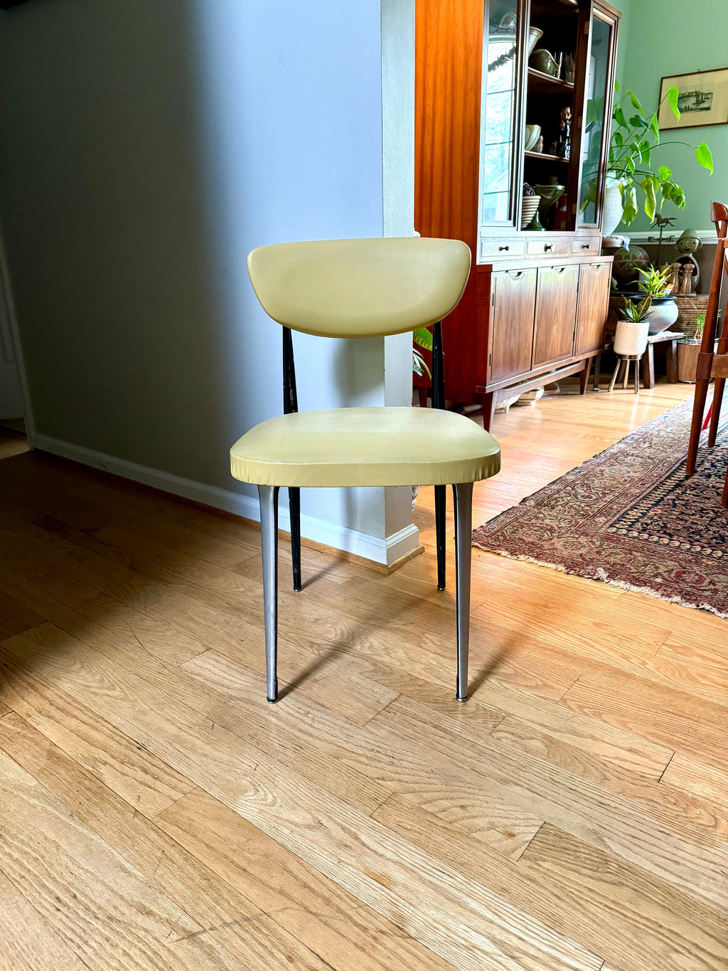 Vtg Aluminum Gazelle Crucible Chair | Shelby Williams Yellow Metal Crucible Chair | MCM Crucible Chair | Crucible Products Corp Chair