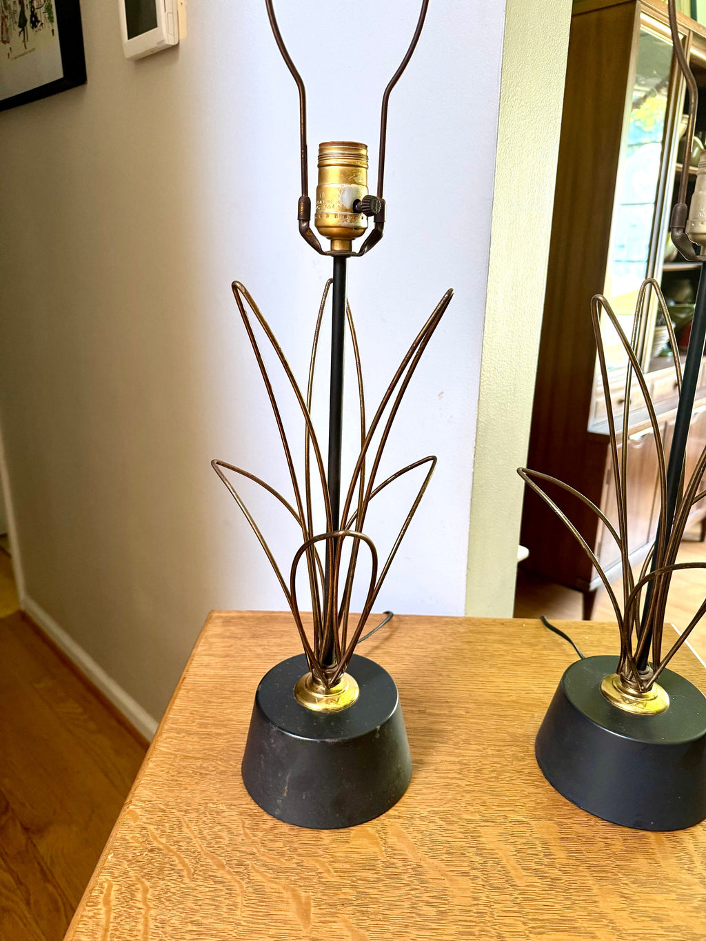 Pair of MCM Wire Desk Lamps | Black and Gold Atomic Wire MCM Lamps | Mid Century Modern Matching Table Lamps | Distressed Wire Lamps