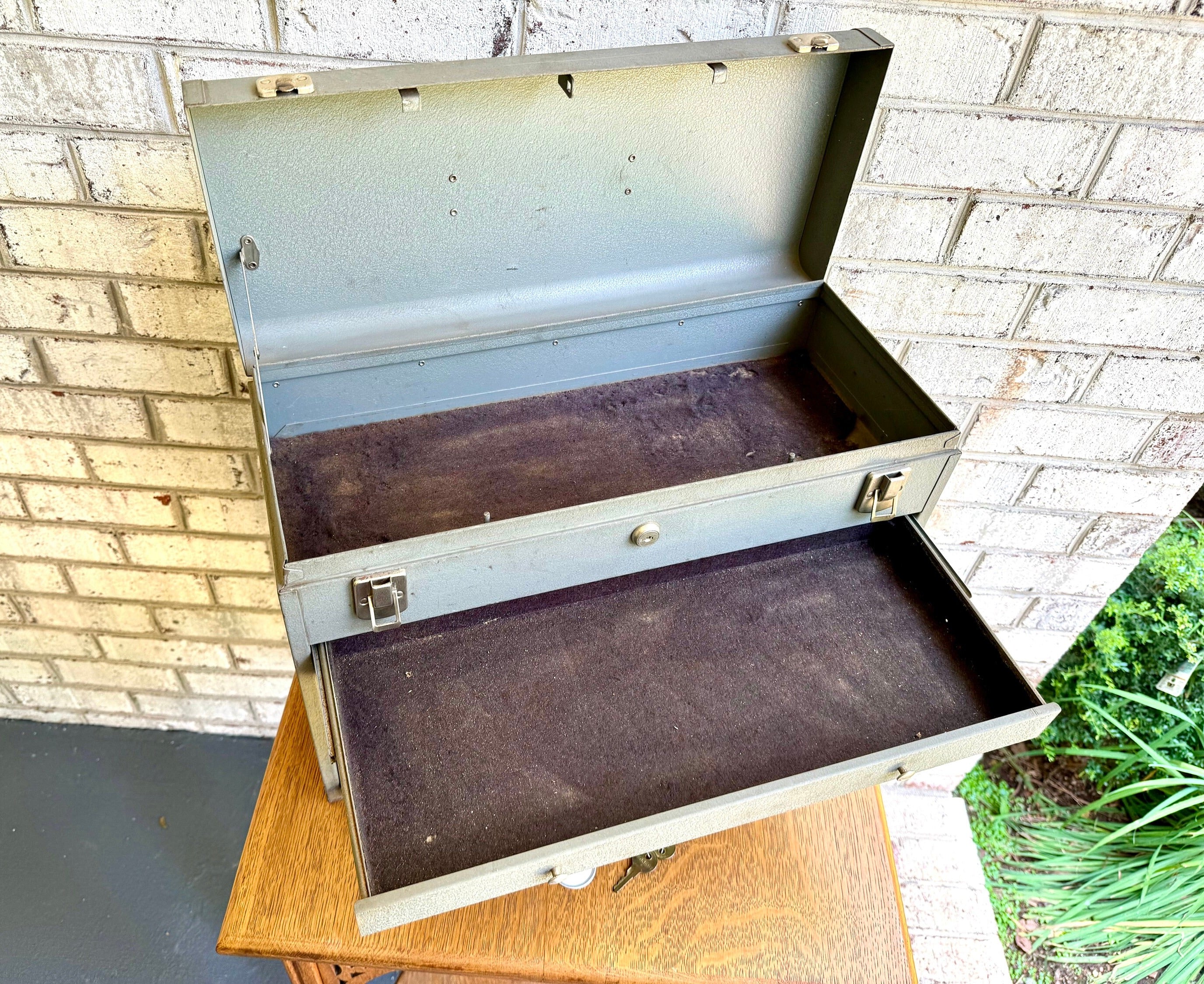 Vtg Metal Tool Machinist Tool Chest | 3 Drawer Metal Tool Chest with Keys | Locking Metal Journeyman Chest | 3 Drawer Metal Toolbox