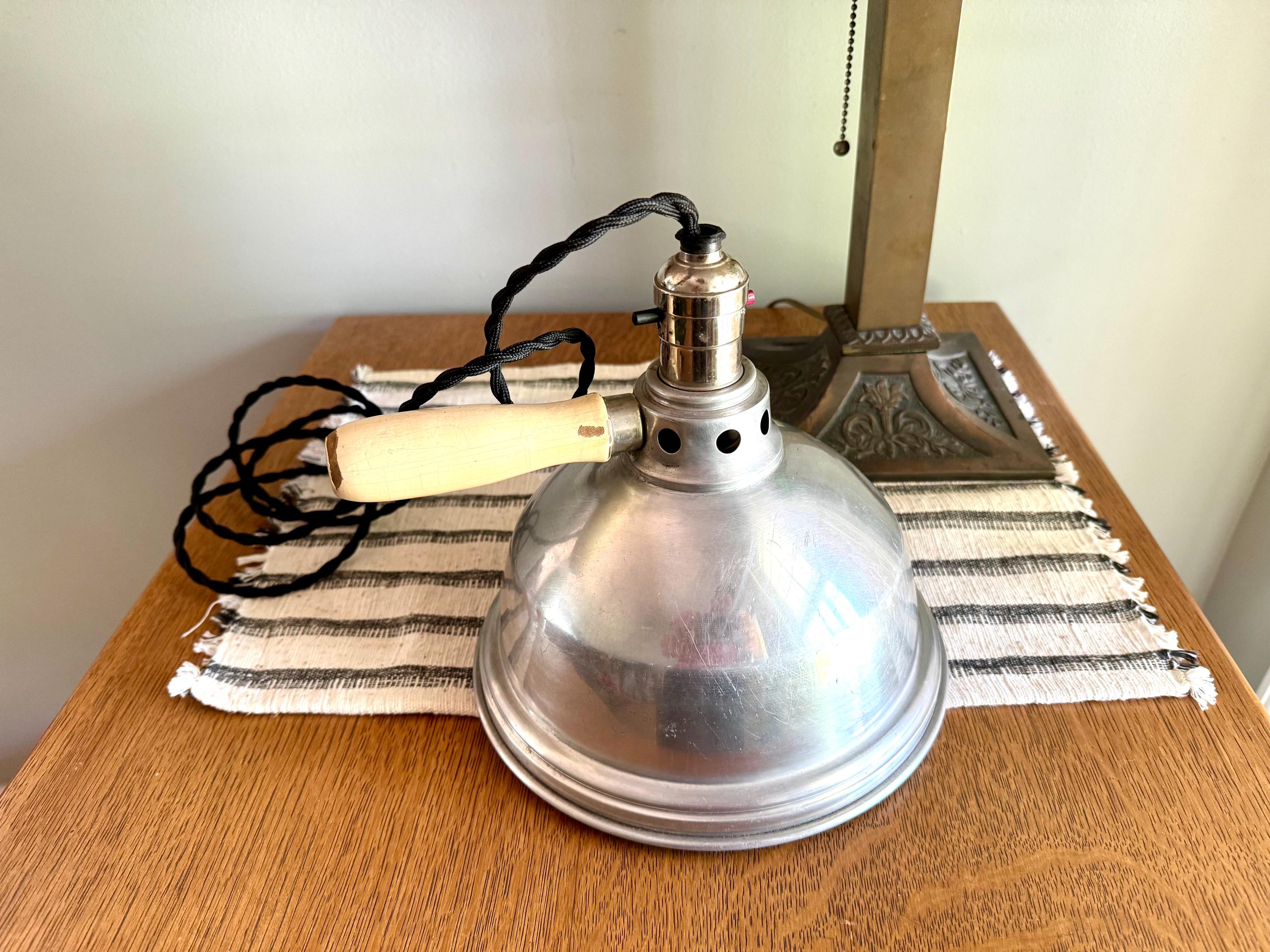 Vtg Aluminum Handheld Lamp | White Handle Heat Lamp | Aluminum Work Lamp | Spot lamp | Workstation Lamp | Industrial Hand Lamp