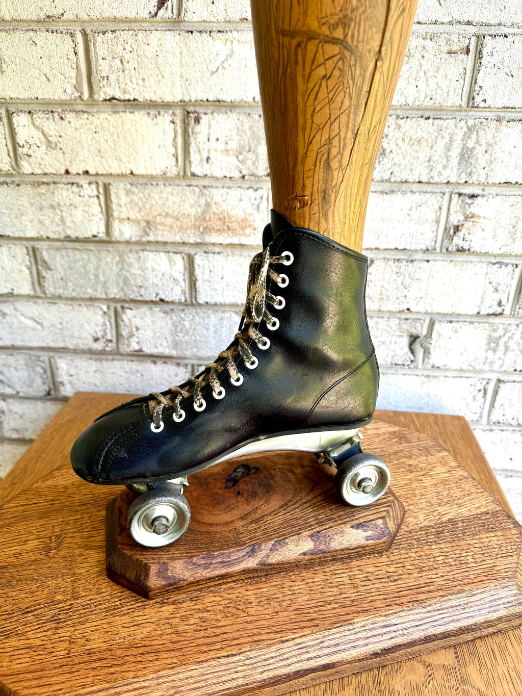 Vtg Wooden Leg and Roller Skate Sculpture | Roller Derby Leg Statue | Ladies Leg and Roller Skate Dry Vase | Roller Derby Art Sculpture