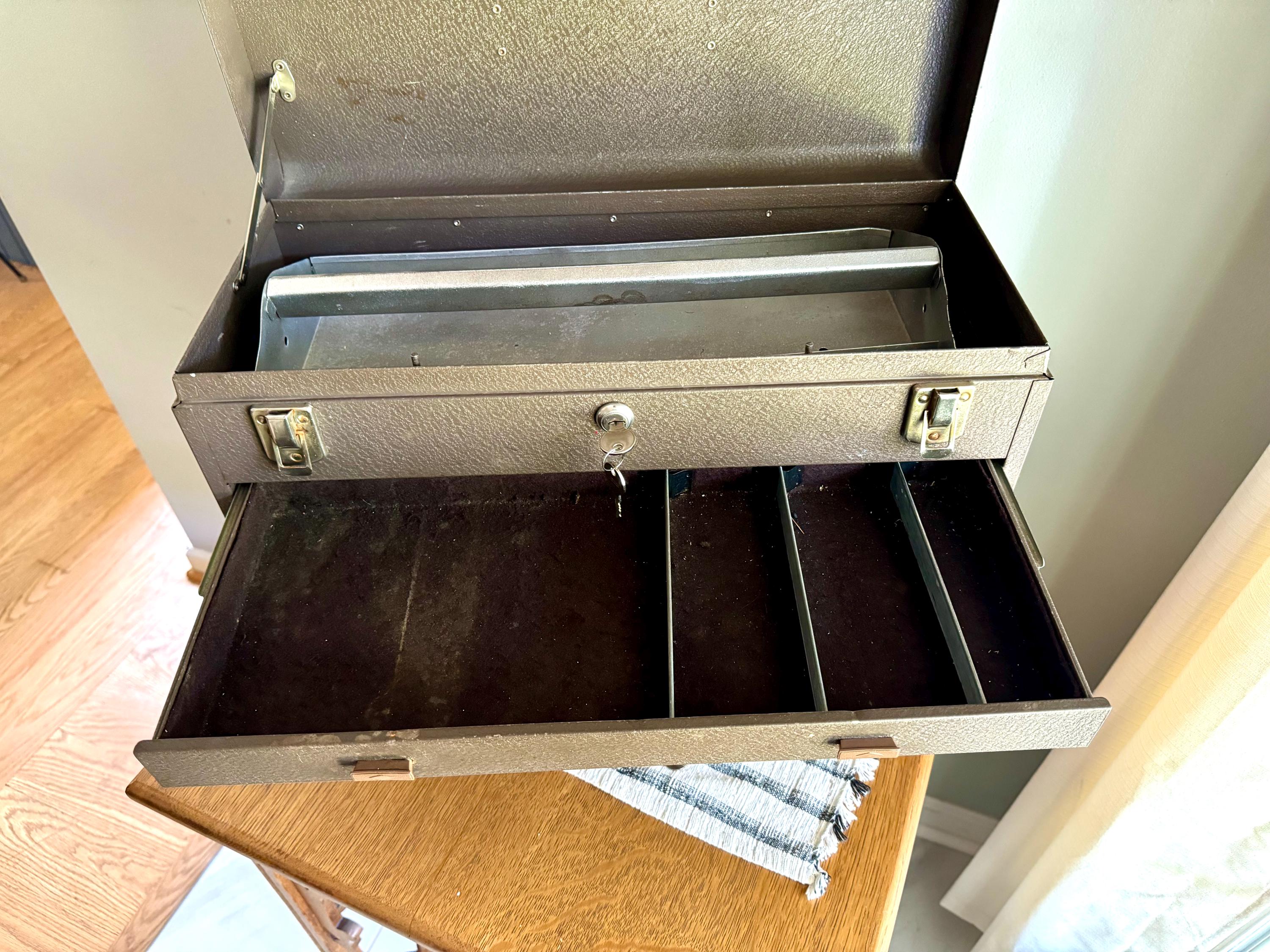 Vtg Kennedy Kits Metal Tool Machinist Tool Chest | 3 Drawer Metal Tool Chest with Keys | Locking Metal Journeyman Chest With Keys