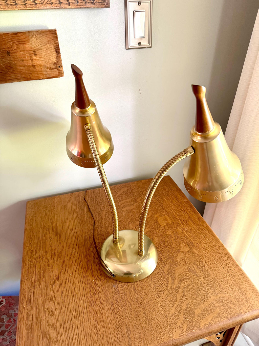 Vtg MCM Double Gooseneck Desk Lamp | Teak Knob Mid Century Modern Gooseneck Desk Lamp | Atomic Pierced Double Fixture Adjustable Lamp