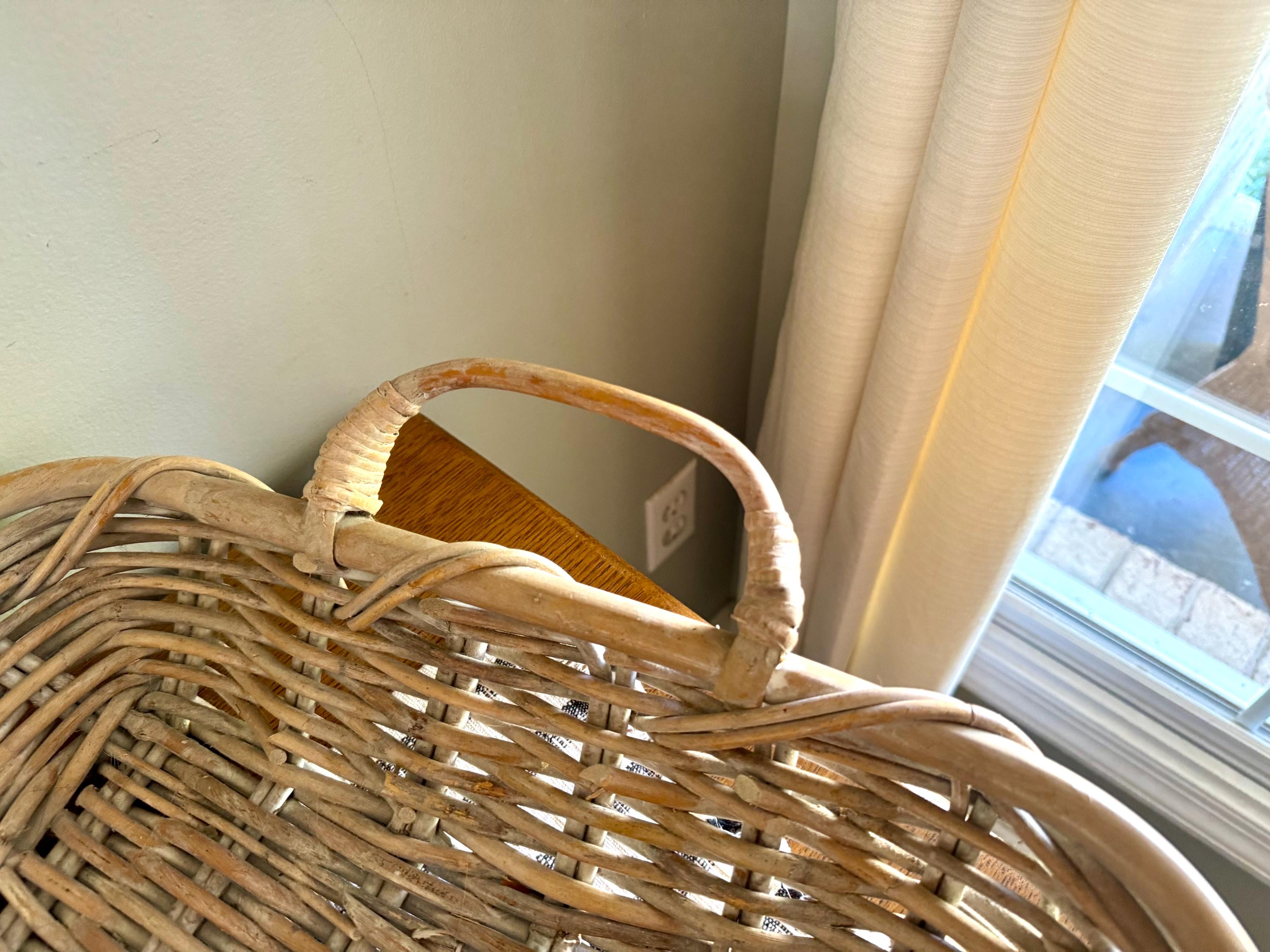 Vtg Wicker Bread Basket | Rustic Wicker Storage | 80's Bohemian Basket | Wall Wicker Basket | Flat Rattan Basket | Beach House Decor