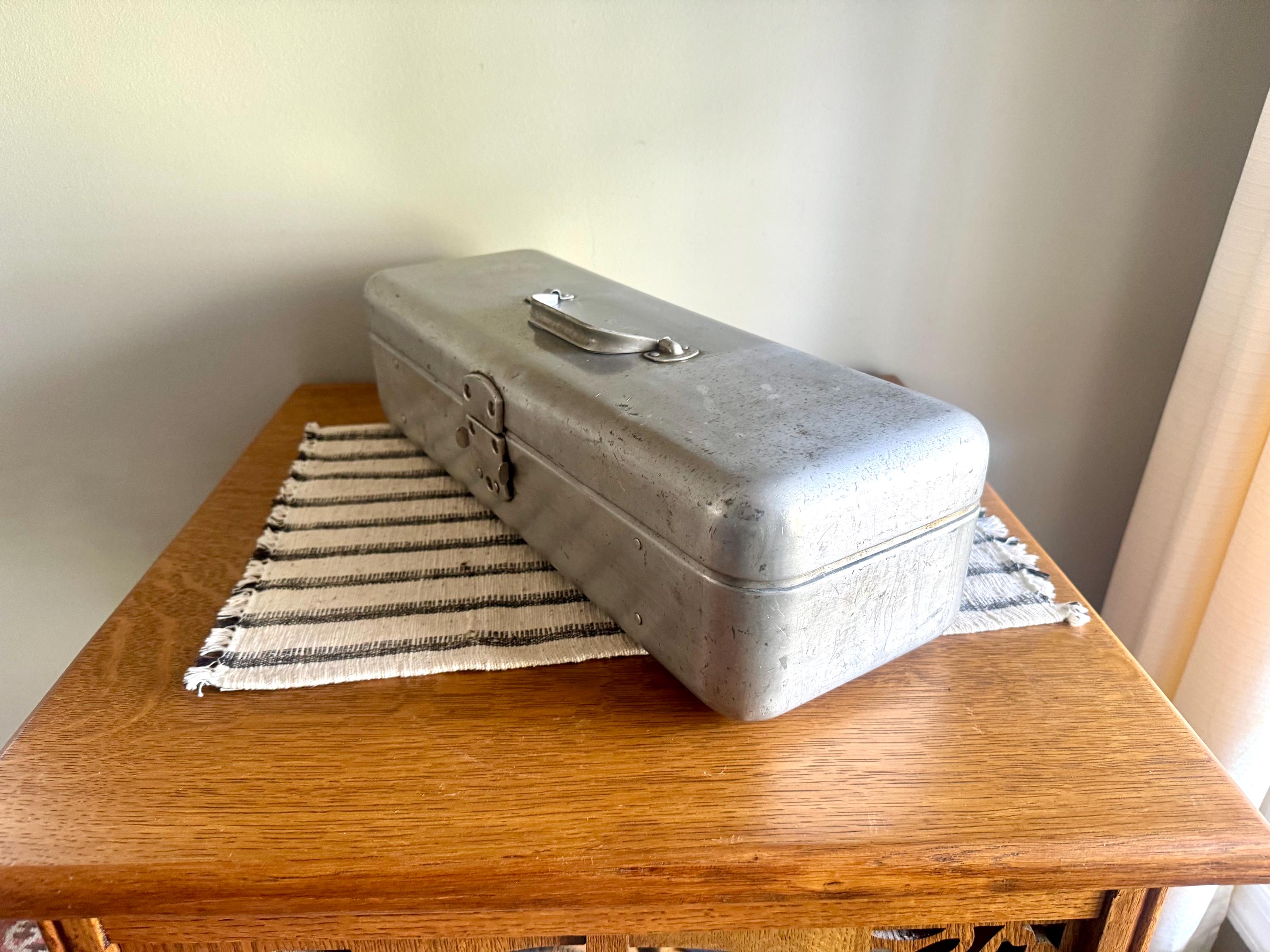Vtg UMCO Aluminum Tackle Box | Aluminum Umco Tackle Box | Fishing Tackle Box | Smooth Aluminum Tackle Box