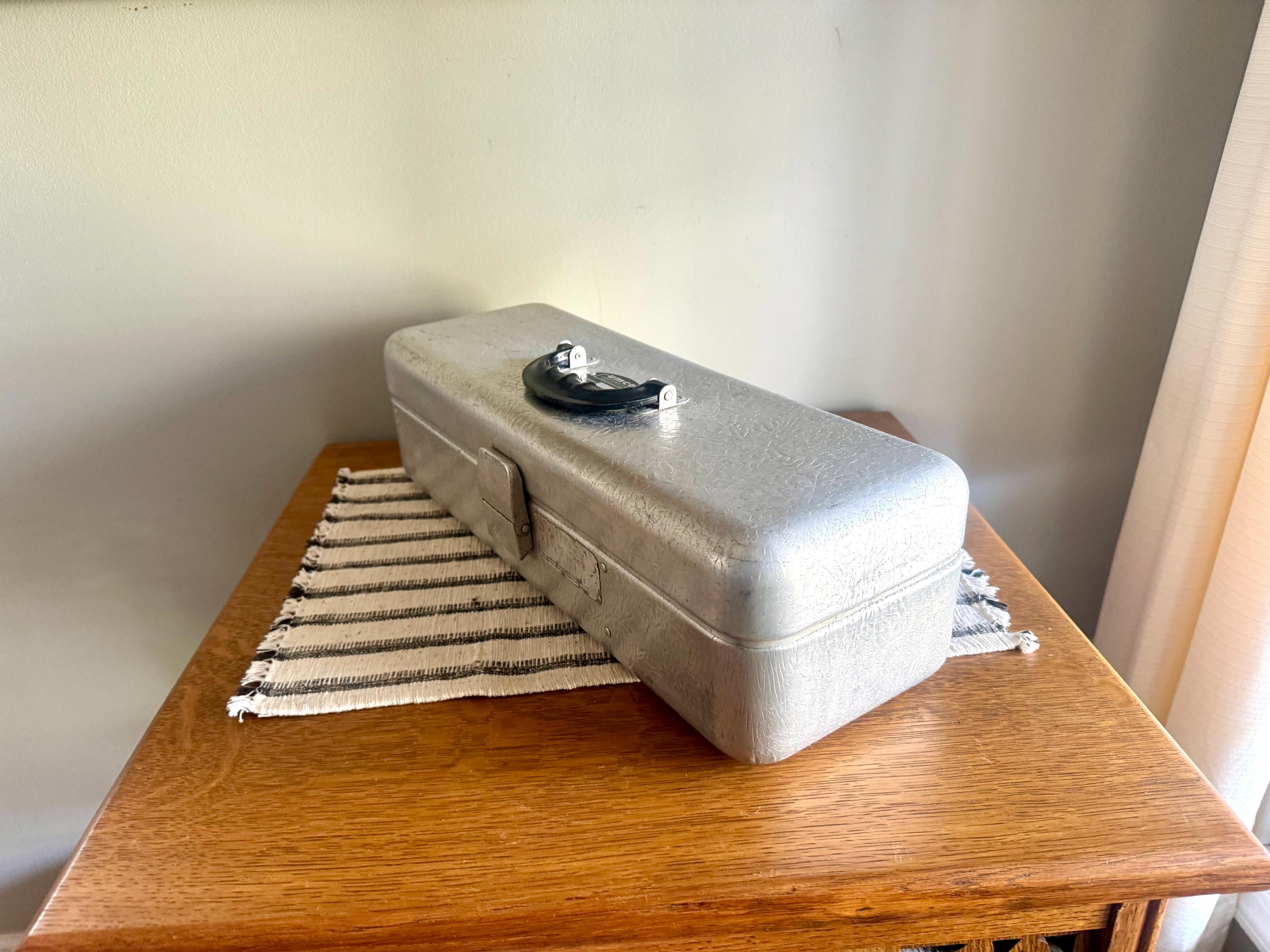 Vtg UMCO 500 Aluminum Tackle Box | Aluminum Umco Tackle Box | Fishing Tackle Box | Textured Aluminum Vtg Tackle Box