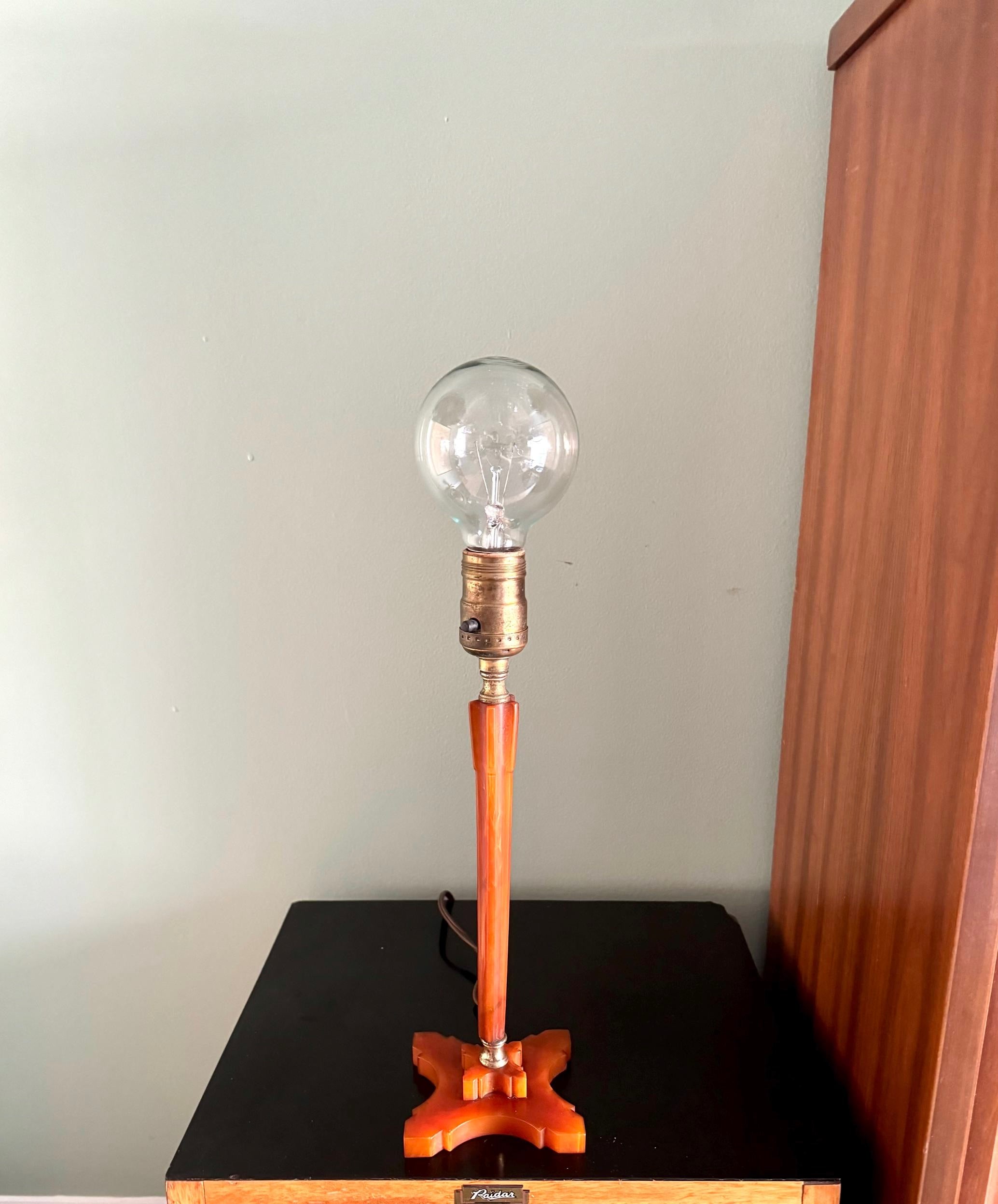 Vtg Fluted Bakelite Lamp | Butterscotch Bakelite Desk Lamp | Small Bakelite Table Lamp | Machine Age Art Deco Catalin/Bakelite Lamp
