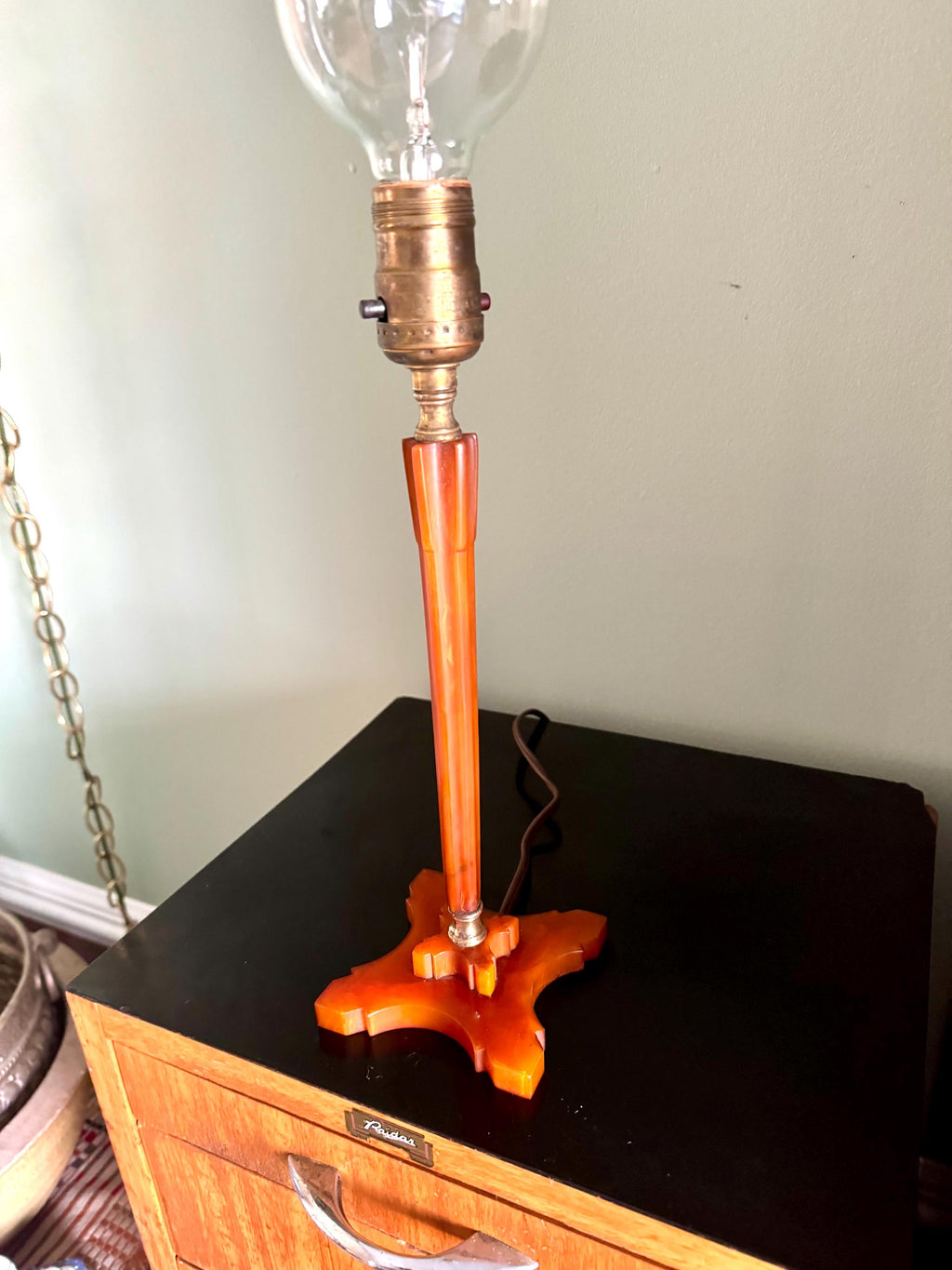 Vtg Fluted Bakelite Lamp | Butterscotch Bakelite Desk Lamp | Small Bakelite Table Lamp | Machine Age Art Deco Catalin/Bakelite Lamp