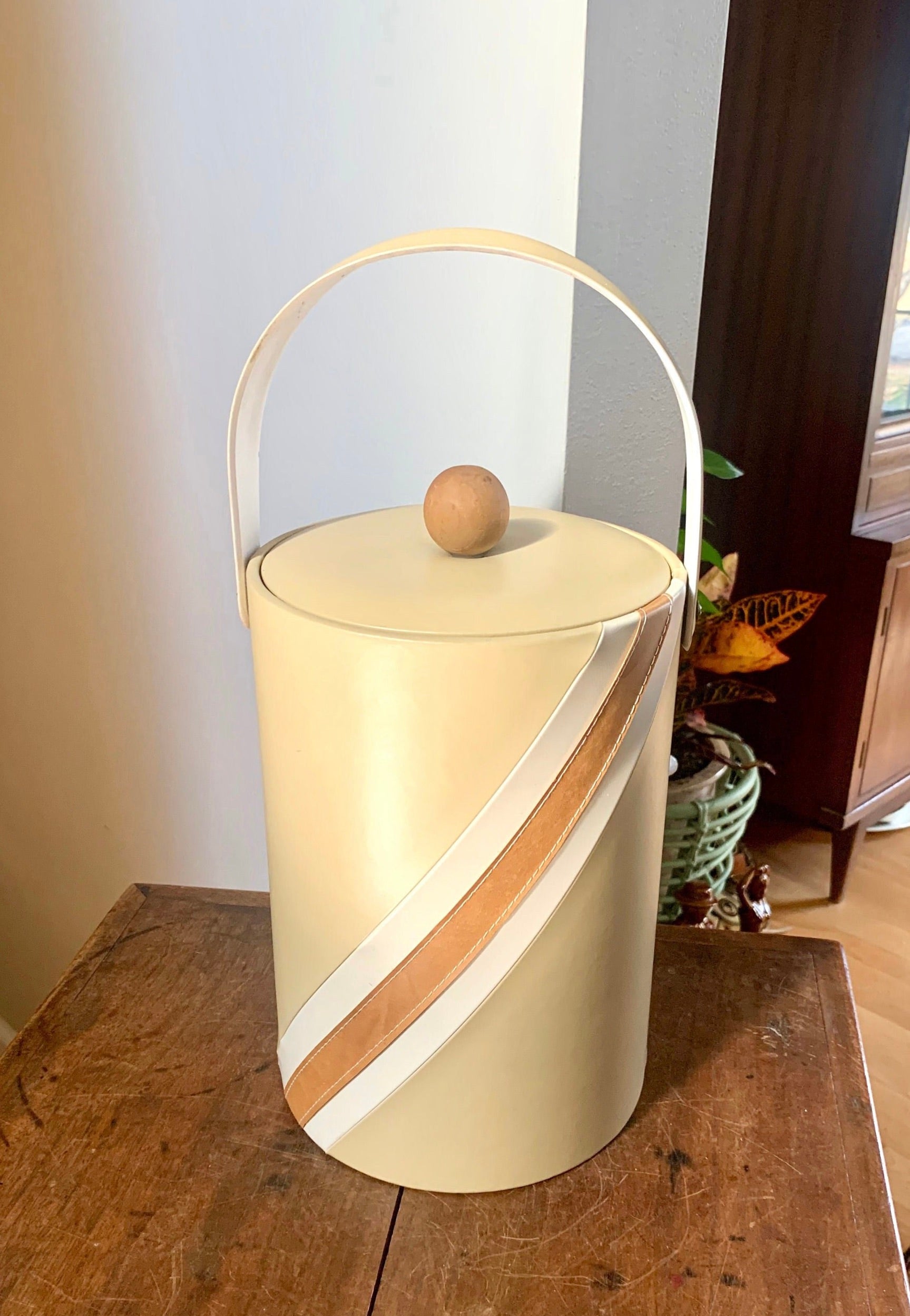 Vtg Tan Vinyl Georges Briard Ice Bucket | Large Retro Ice Bucket | Insulated Ice Bucket | MCM Ice Cooler | Retro Bar Cart Decor