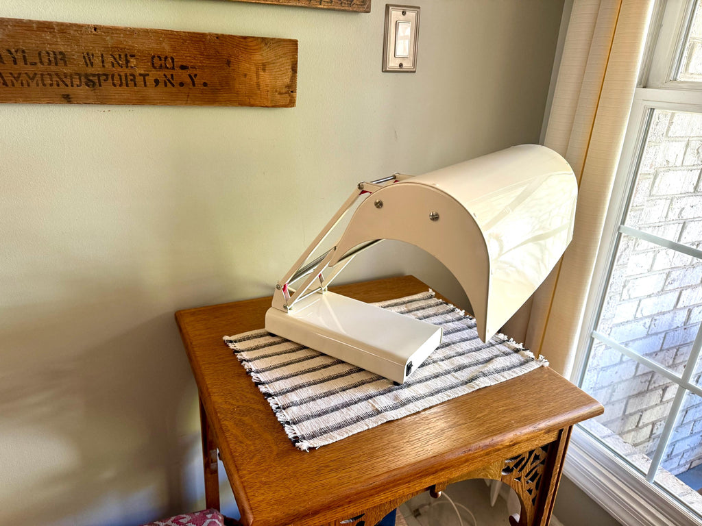 A Vtg SADelite Northern Light Technology White Desk Lamp | Therapy Desk Lamp | Sadelite Light Therapy Desk Lamp | (No Bulbs)