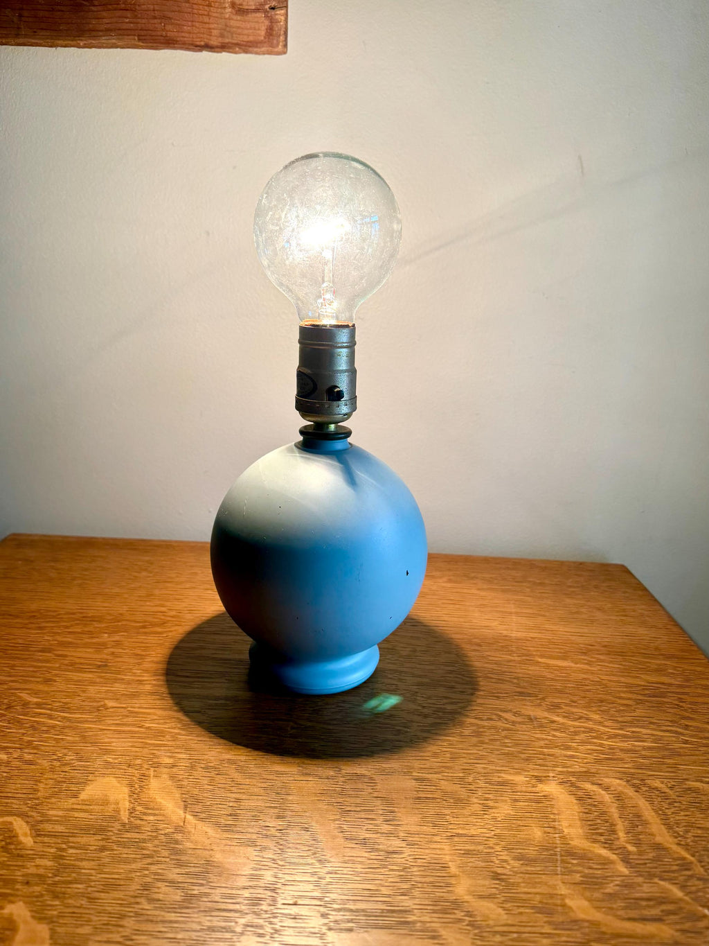 Vtg Mid Century Small Round CN Burman Lamp | Blue Painted Glass Table Lamp | MCM Small Orb Desk Lamp | Glass Ball Night Stand Lamp