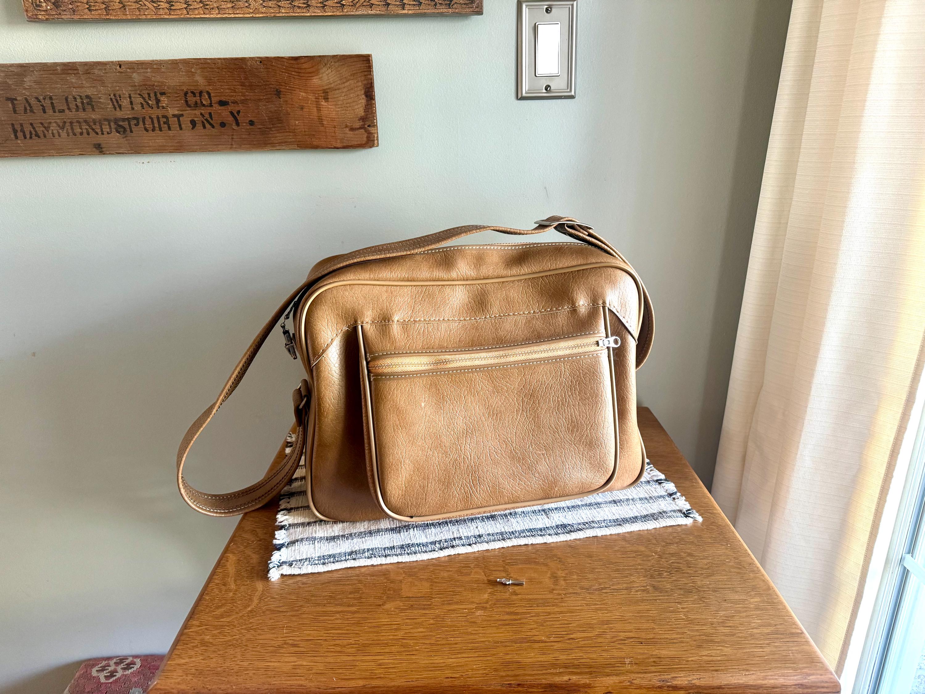 Vtg Tan Marbled Vinyl Shoulder Bag | Vinyl Shoulder Bag | Vintage Faux Leather Shoulder Bag | Brown Weekender | Crossbody Bag