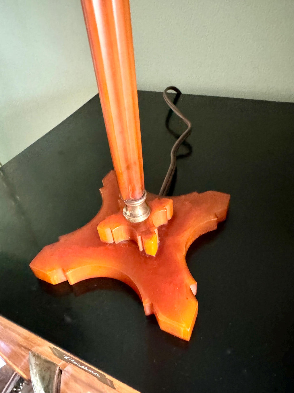 Vtg Fluted Bakelite Lamp | Butterscotch Bakelite Desk Lamp | Small Bakelite Table Lamp | Machine Age Art Deco Catalin/Bakelite Lamp