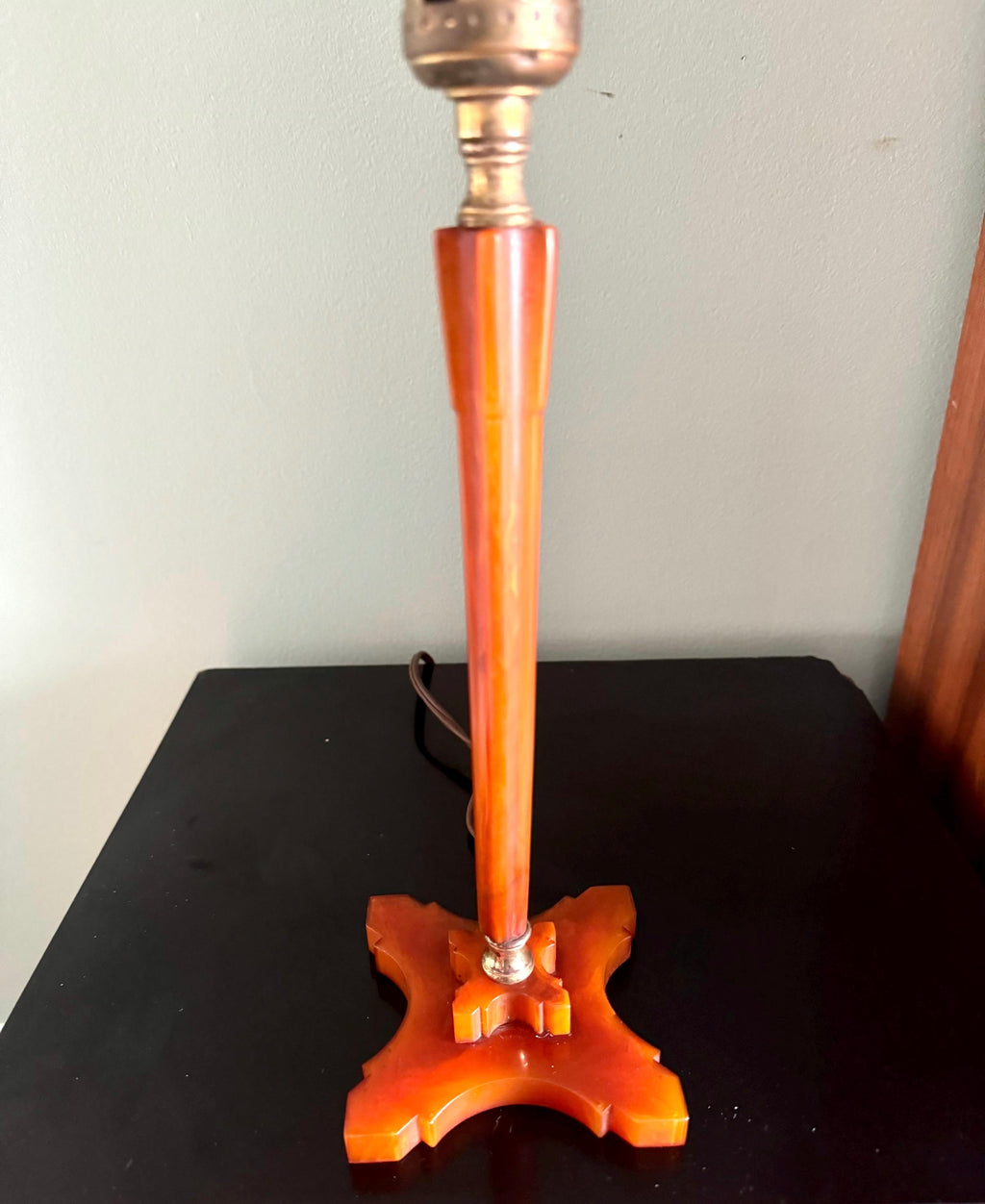 Vtg Fluted Bakelite Lamp | Butterscotch Bakelite Desk Lamp | Small Bakelite Table Lamp | Machine Age Art Deco Catalin/Bakelite Lamp