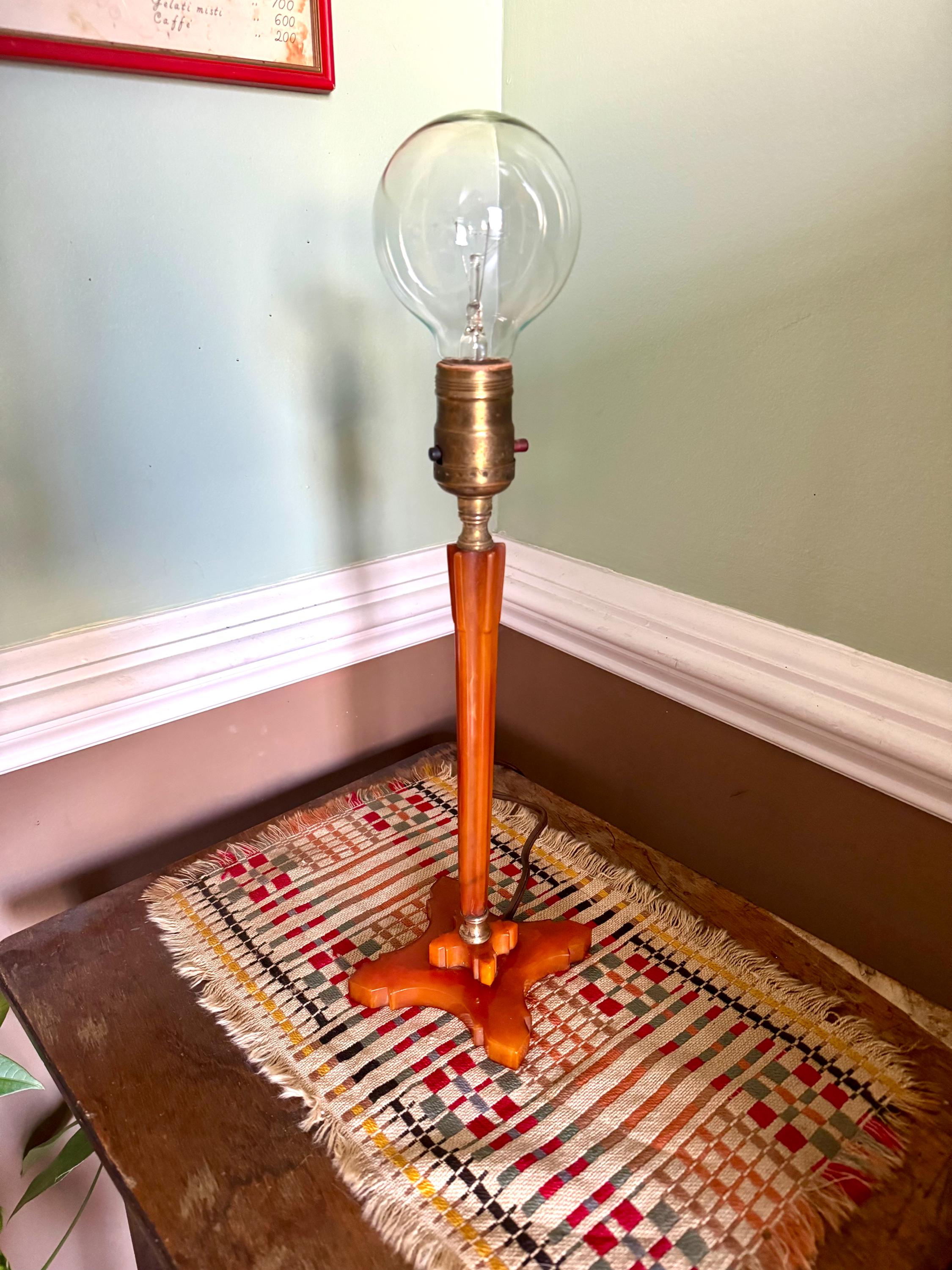 Vtg Fluted Bakelite Lamp | Butterscotch Bakelite Desk Lamp | Small Bakelite Table Lamp | Machine Age Art Deco Catalin/Bakelite Lamp