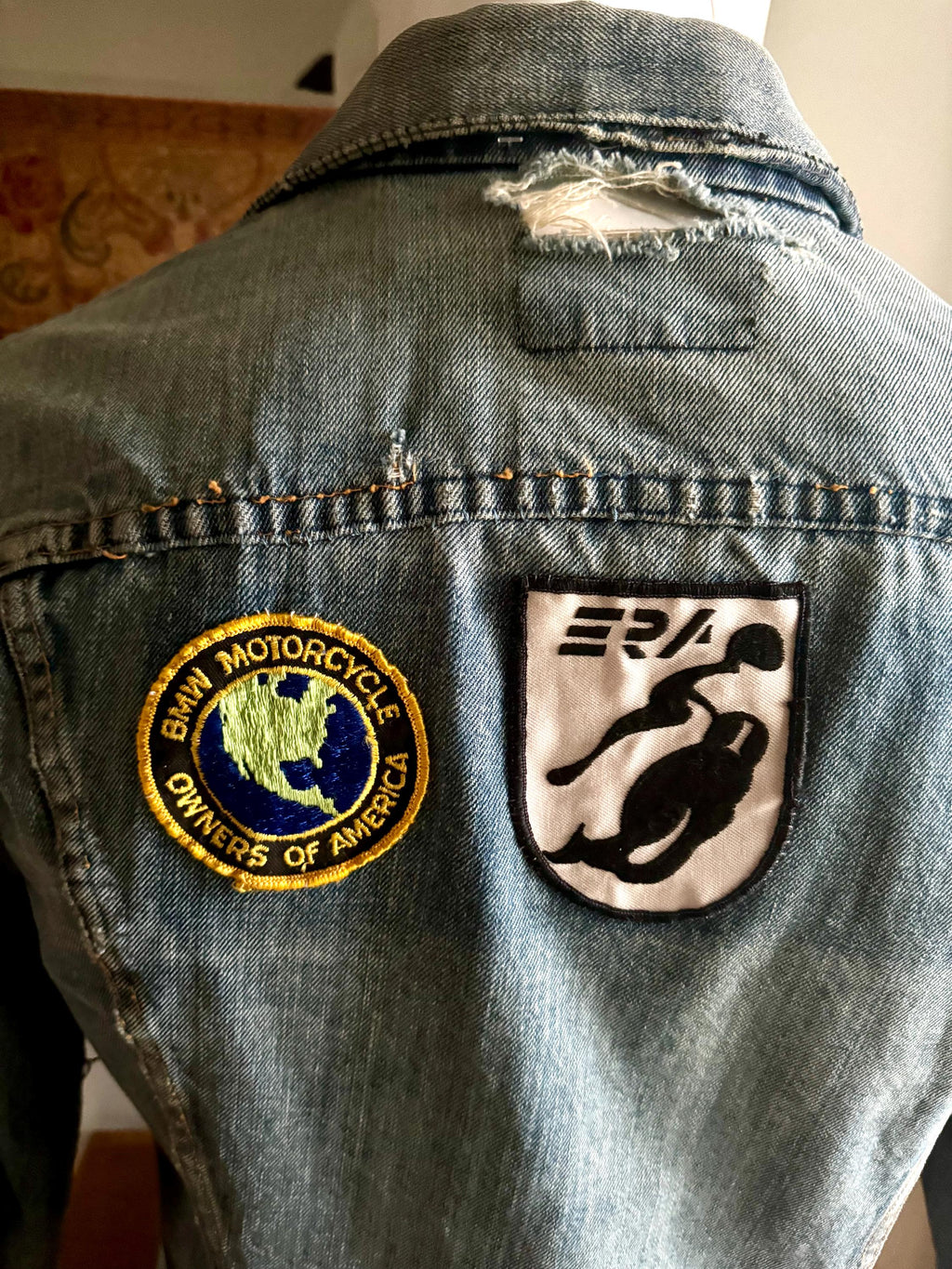 Vtg Levi's Motorcycle Patch Jacket | Distressed Motorcycle Patch Levi's Denim Jacket | BMW, Norton, Ducati, Suzuki, Daytona Int. Patches