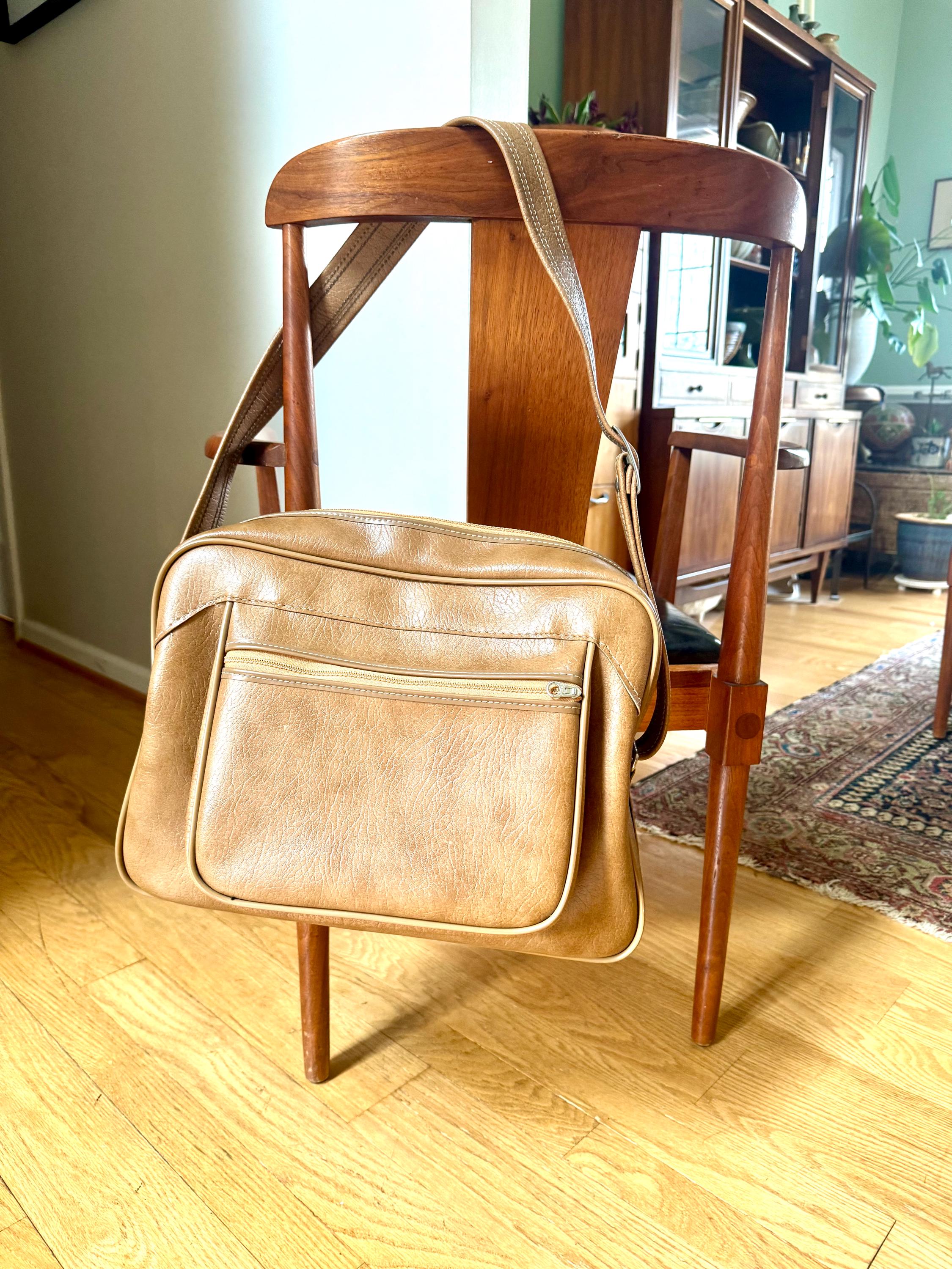 Vtg Tan Marbled Vinyl Shoulder Bag | Vinyl Shoulder Bag | Vintage Faux Leather Shoulder Bag | Brown Weekender | Crossbody Bag