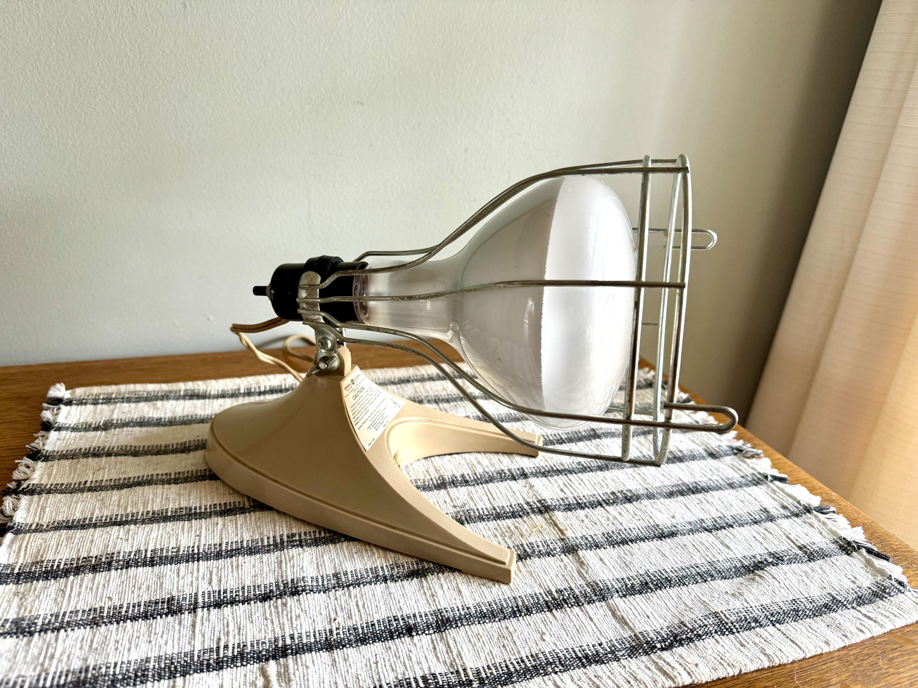 A GE Chill Chaser Deluxe Infrared Heatlamp | Ge Infrared Heatlamp | Clear Infrared Table Heatlamp | GE HLK4 Heat Lamp