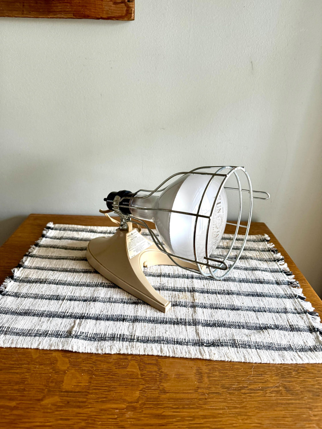 A GE Chill Chaser Deluxe Infrared Heatlamp | Ge Infrared Heatlamp | Clear Infrared Table Heatlamp | GE HLK4 Heat Lamp