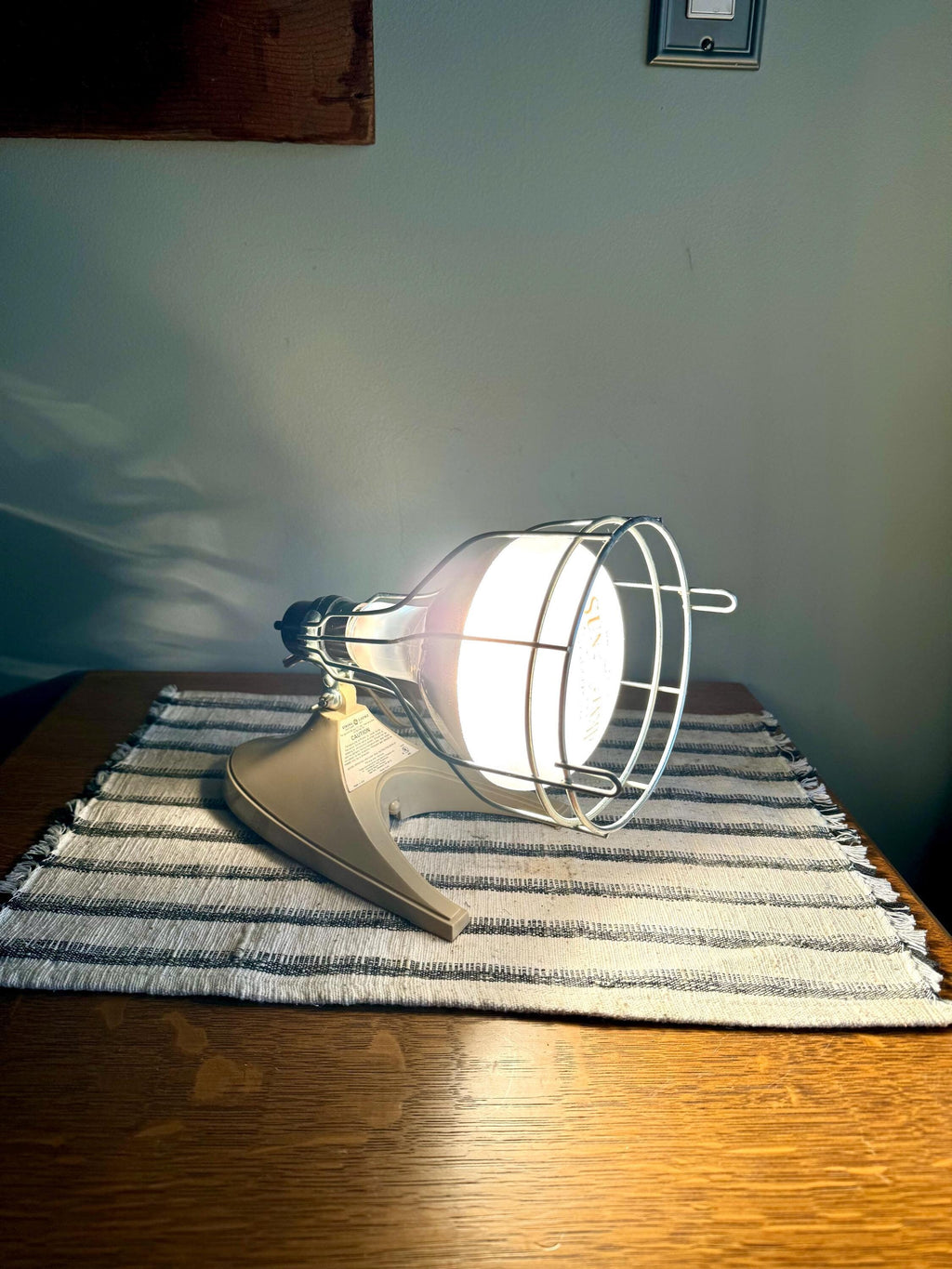 A GE Chill Chaser Deluxe Infrared Heatlamp | Ge Infrared Heatlamp | Clear Infrared Table Heatlamp | GE HLK4 Heat Lamp