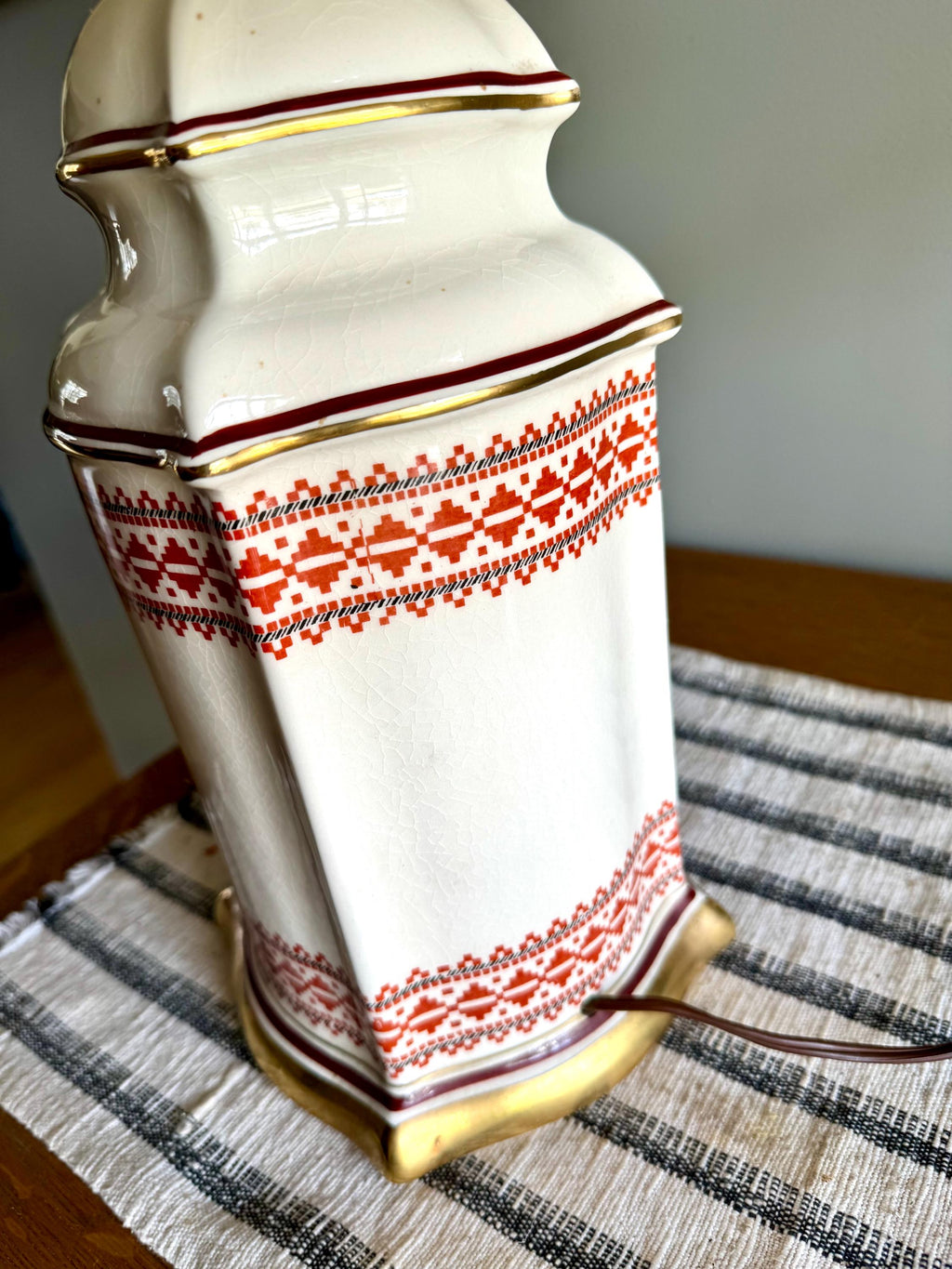 Vtg Mid Century Ceramic Red Embroidered Pattern Gilded Lamp| Elegant Table Lamp| Red Embroidered Pattern Table Lamp (Shade Not Included)