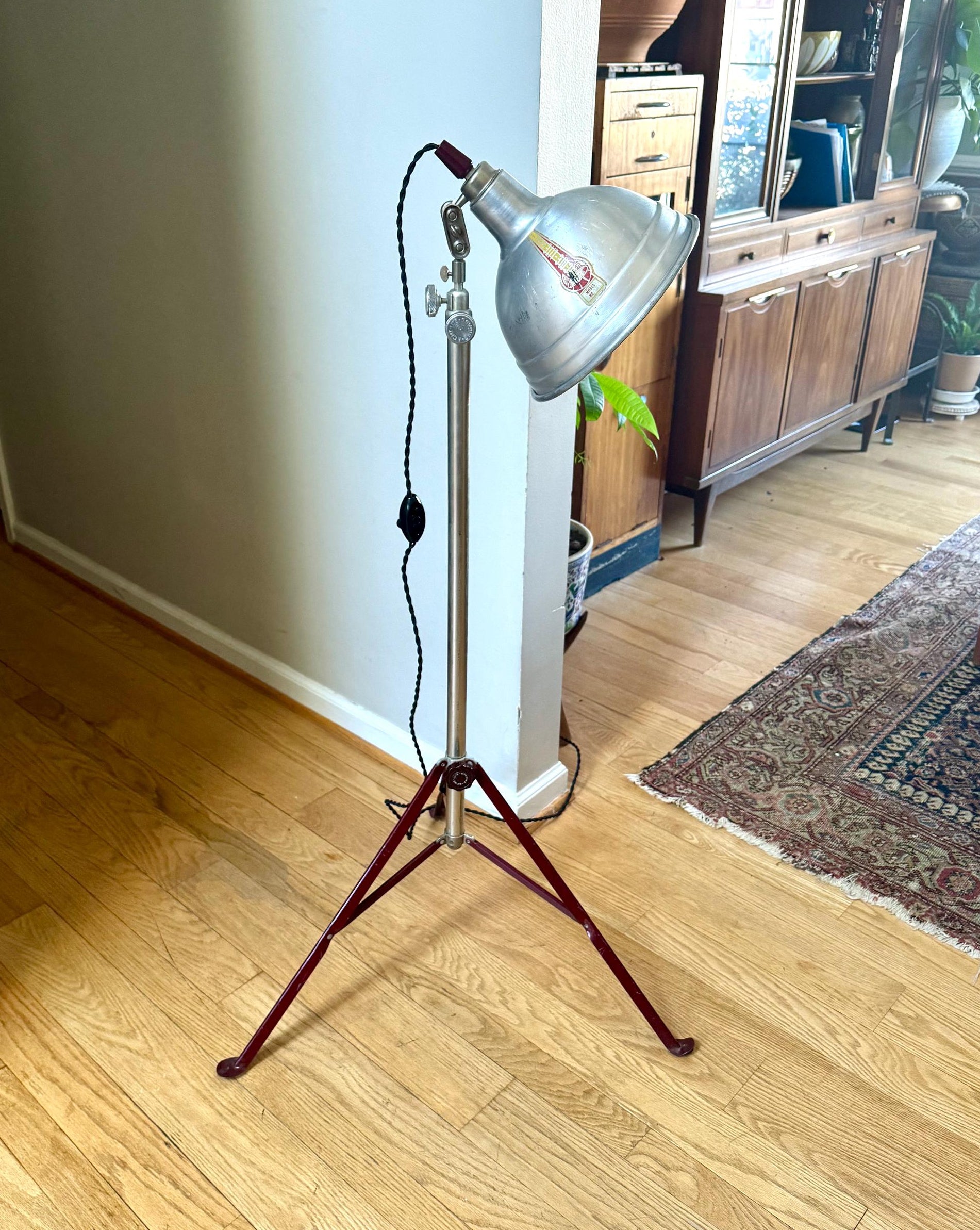 Aluminum Acme-Lite Tripod Lamp | Vintage Maroon Acme Tripod Clamp Lamp | Acme-Lite Work Lamp | Telescoping Photography Lamp | Workstation Lamp