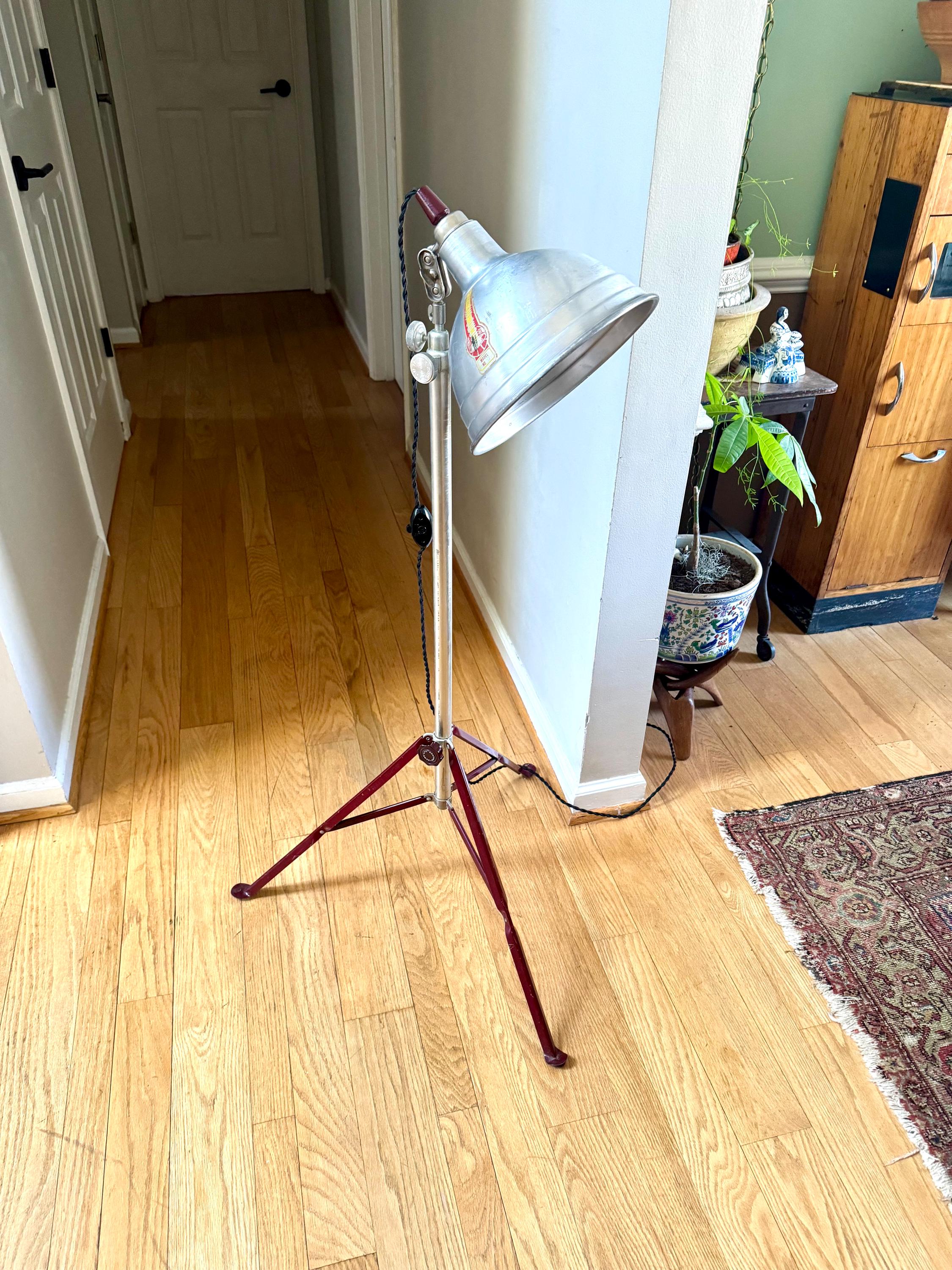 Aluminum Acme-Lite Tripod Lamp | Vintage Maroon Acme Tripod Clamp Lamp | Acme-Lite Work Lamp | Telescoping Photography Lamp | Workstation Lamp