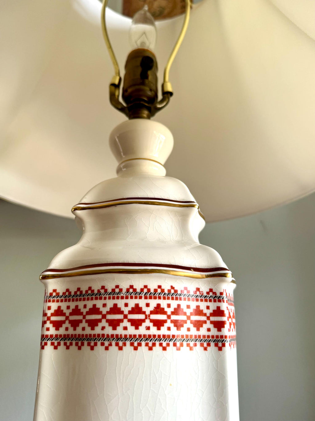 Vtg Mid Century Ceramic Red Embroidered Pattern Gilded Lamp| Elegant Table Lamp| Red Embroidered Pattern Table Lamp (Shade Not Included)