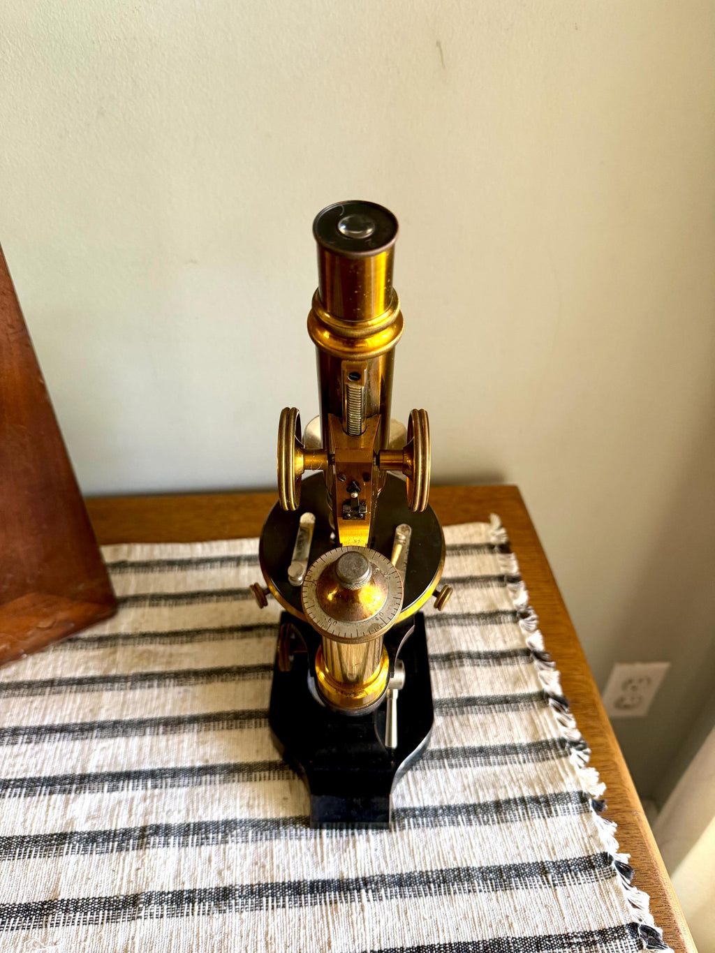 Antique E. Leitz Wetzlar Brass Microscope| Antique Brass Microscope| E Leitz Wetzlar Brass Microscope Stand| 1897 Brass Monocular Microscope