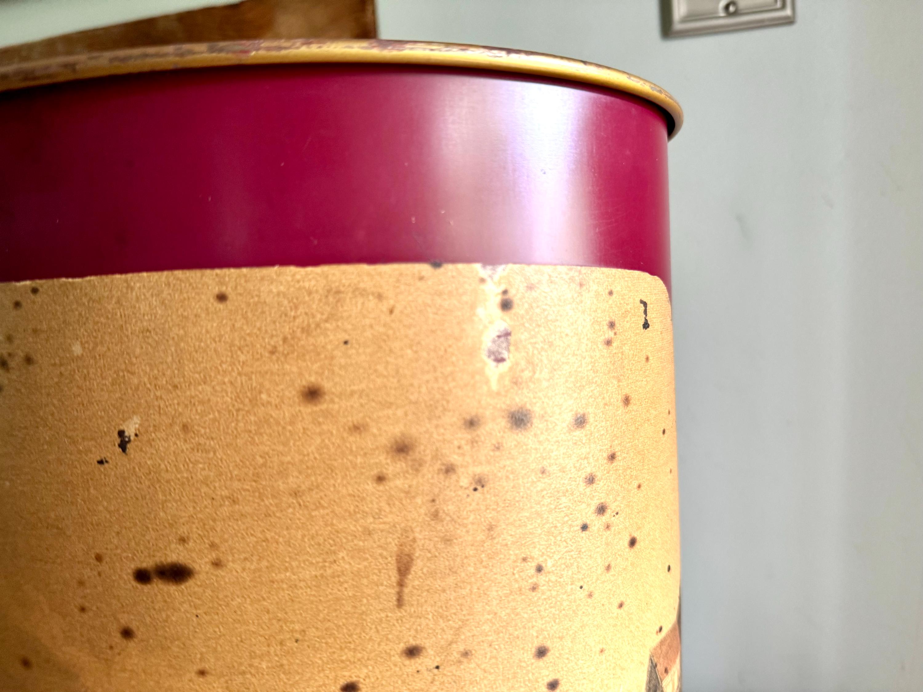 Vtg University of Virginia Red Trash Can | Charlottesville UVA Pictured Trash Bin | UVA Metal Oval Trash Can | Distressed UVA Trash Bin