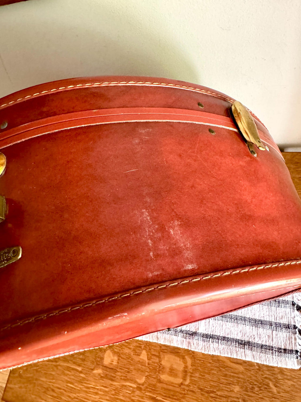 Samsonite Hardshell Round Suitcase | 50's Retro Luggage | Vintage Hard Case Round Suitcase | Samsonite 4920 Shwayder Bros Case