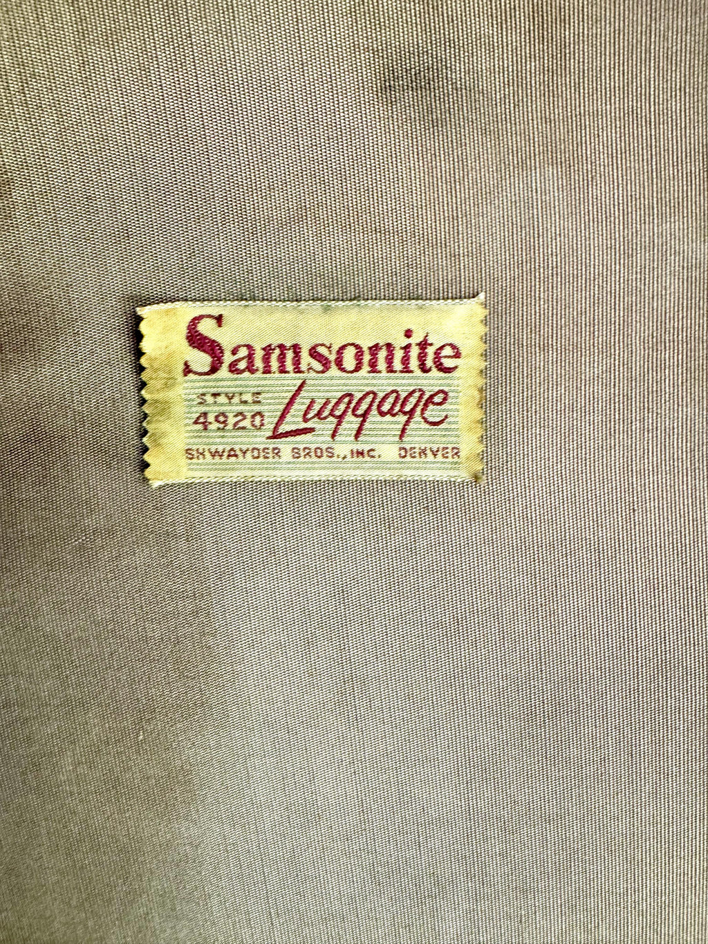 Samsonite Hardshell Round Suitcase | 50's Retro Luggage | Vintage Hard Case Round Suitcase | Samsonite 4920 Shwayder Bros Case