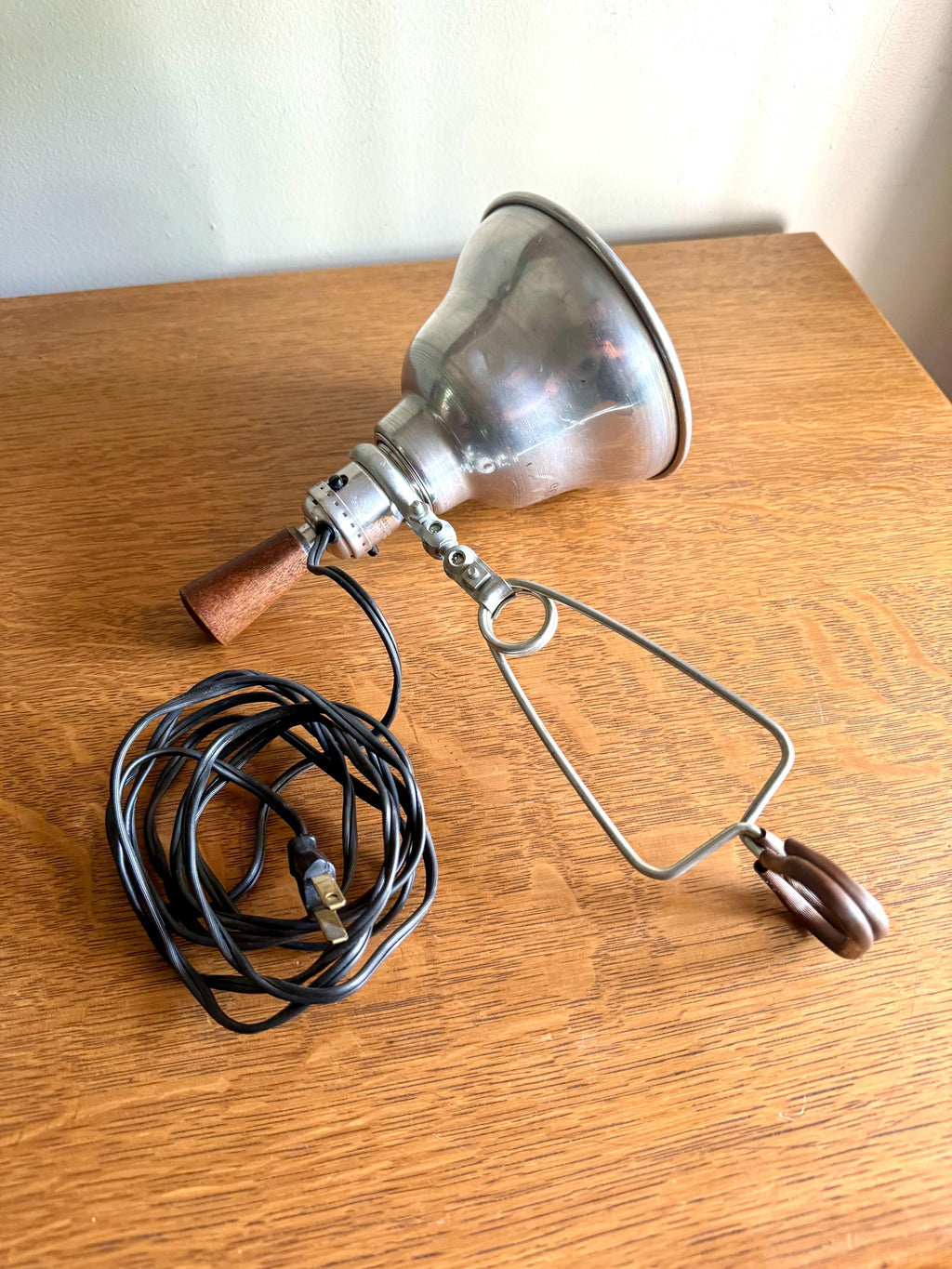 Vtg Aluminum Clamp Lamp | Wood Knob Clamp Lamp | Leviton Work Lamp | Photography Lamp | Spot lamp | Workstation Lamp