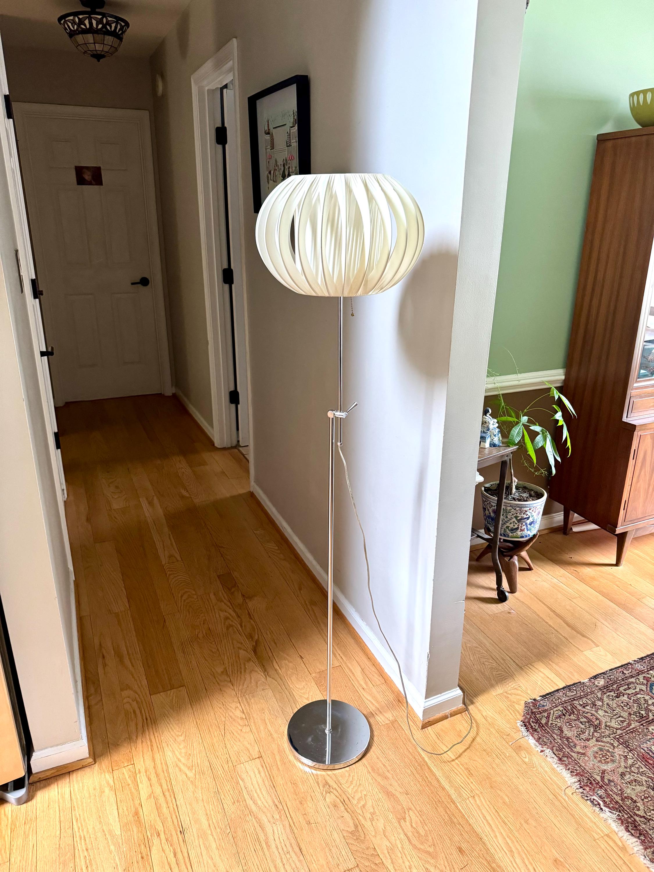 Vintage Mid Century Modern Adjustable Pleated Ribbon Shade Lamp | Pleated Drum Shade Adjustable Floor Lamp | Cloth Shade MCM Floor Lamp