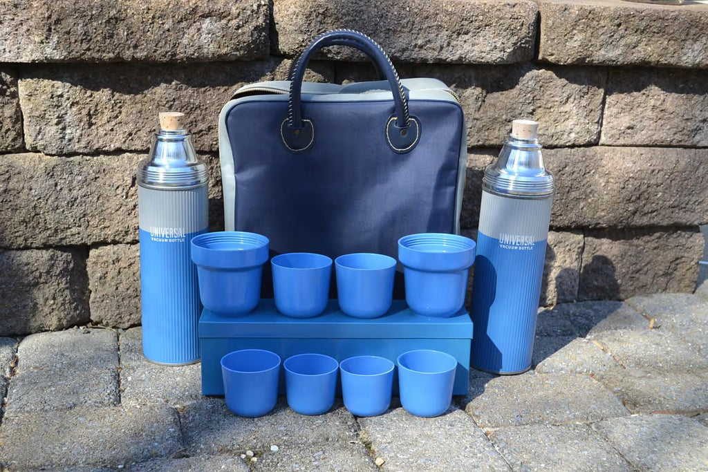 Vtg Universal Vacuum Bottle Picnic Set | Vtg Thermos Set | Universal Model VB-3325 Cork Top | Thermos Set | Blue And Grey Picnic Set