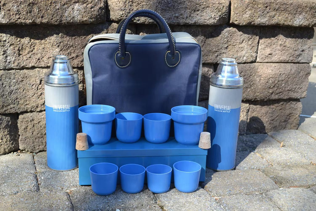 Vtg Universal Vacuum Bottle Picnic Set | Vtg Thermos Set | Universal Model VB-3325 Cork Top | Thermos Set | Blue And Grey Picnic Set