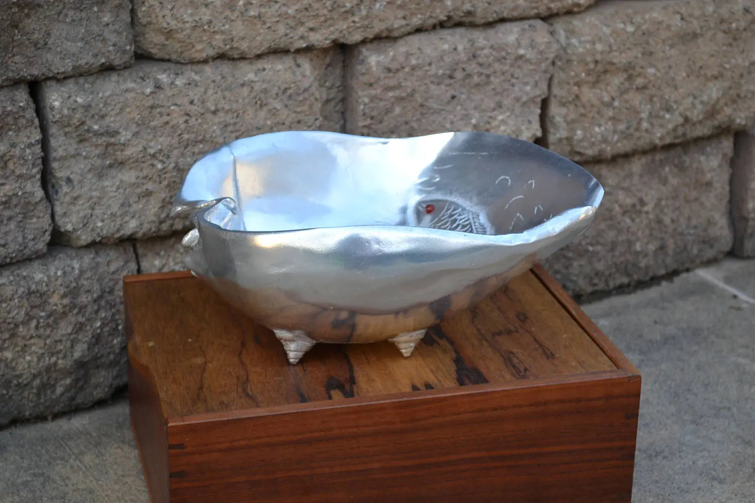 Vtg Arthur Court Aluminum Gold Fish Shell Bowl | 1970's Fish Aluminum Bowl | Polished Aluminum Shell Shaped Bowl | Carnelian Fish Eye