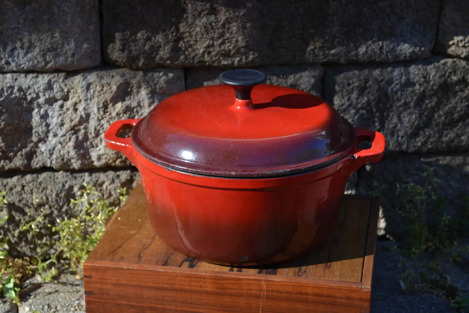 Vtg Cast Iron Enamel Pot Dutch Oven | Red Cast Iron Enamel Pan | Red Two Toned Heavy Enamel Cast Iron Pot | Chipped Enamel Sauce Pan